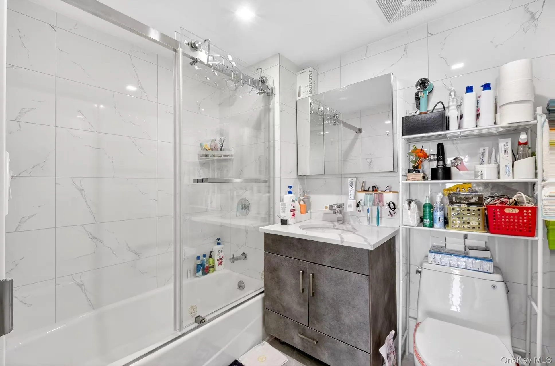 143-16 41st Ave, New York, NY, 1 Bedroom Bedrooms, 2 Rooms Rooms,1 BathroomBathrooms,Residential,For Rent,41st Ave,0,979269 143-16 41st Ave, New York, NY, 1 Bedroom Bedrooms, 2 Rooms Rooms,1 BathroomBathrooms,Residential,For Rent,41st Ave,0,979269
