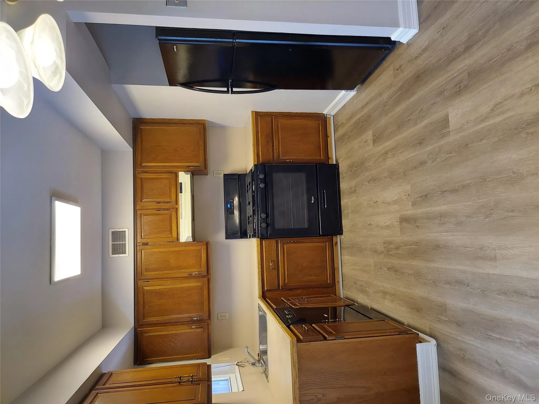 New flooring and freshly painted New flooring and freshly painted