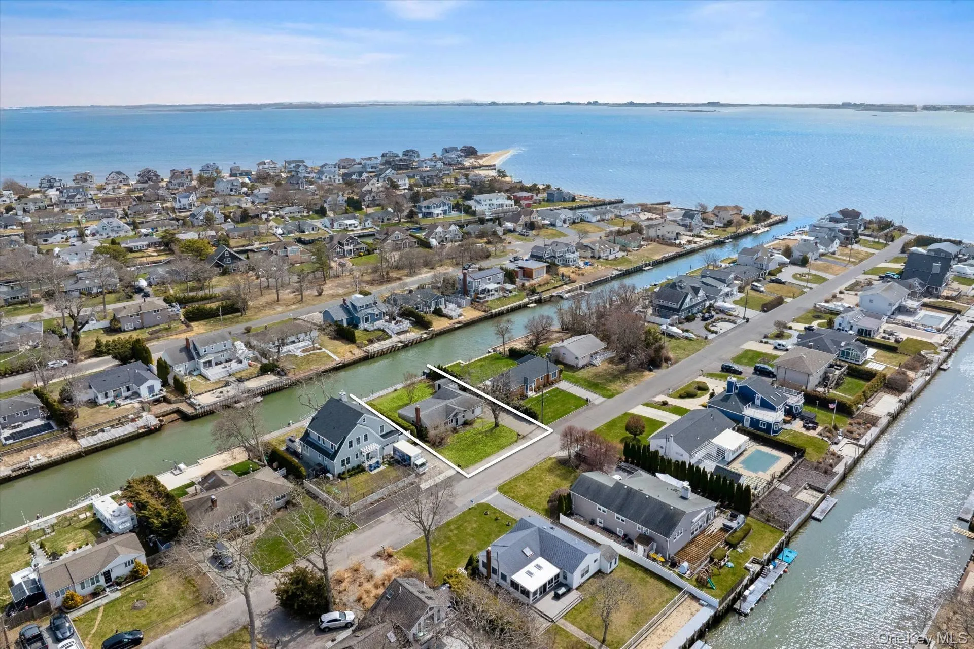 21 Tarpon Road, Southampton, NY, 3 Bedrooms Bedrooms, 7 Rooms Rooms,2 BathroomsBathrooms,Residential,For Rent,Tarpon,0,979302 21 Tarpon Road, Southampton, NY, 3 Bedrooms Bedrooms, 7 Rooms Rooms,2 BathroomsBathrooms,Residential,For Rent,Tarpon,0,979302