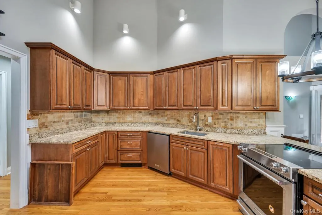 1 Audubon Gate, Brookhaven, NY, 3 Bedrooms Bedrooms, 12 Rooms Rooms,3 BathroomsBathrooms,Residential,For Rent,Audubon Gate,0,979324 1 Audubon Gate, Brookhaven, NY, 3 Bedrooms Bedrooms, 12 Rooms Rooms,3 BathroomsBathrooms,Residential,For Rent,Audubon Gate,0,979324