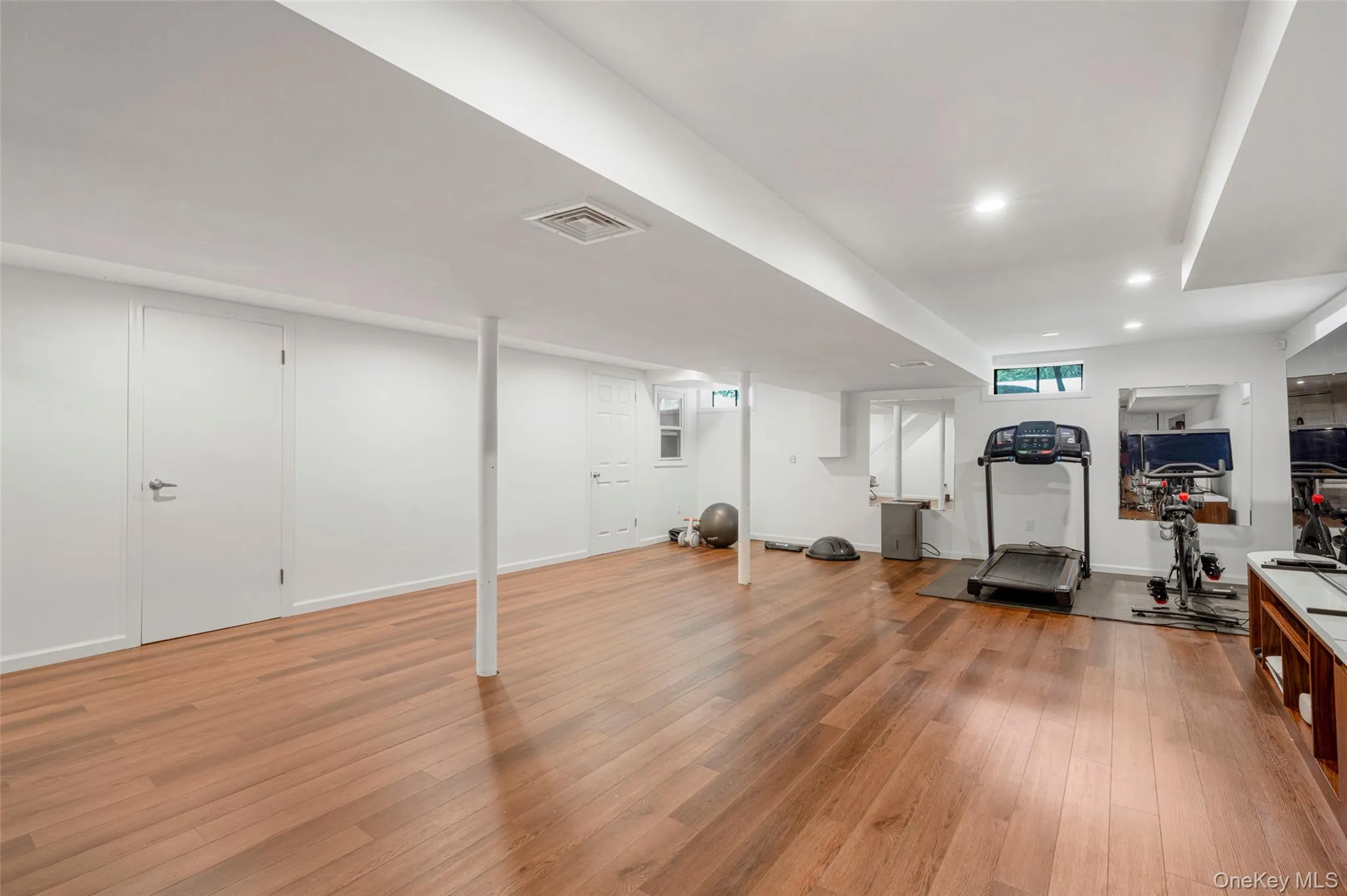 Large lower level with area for gym, recreation and relaxation. Large lower level with area for gym, recreation and relaxation.