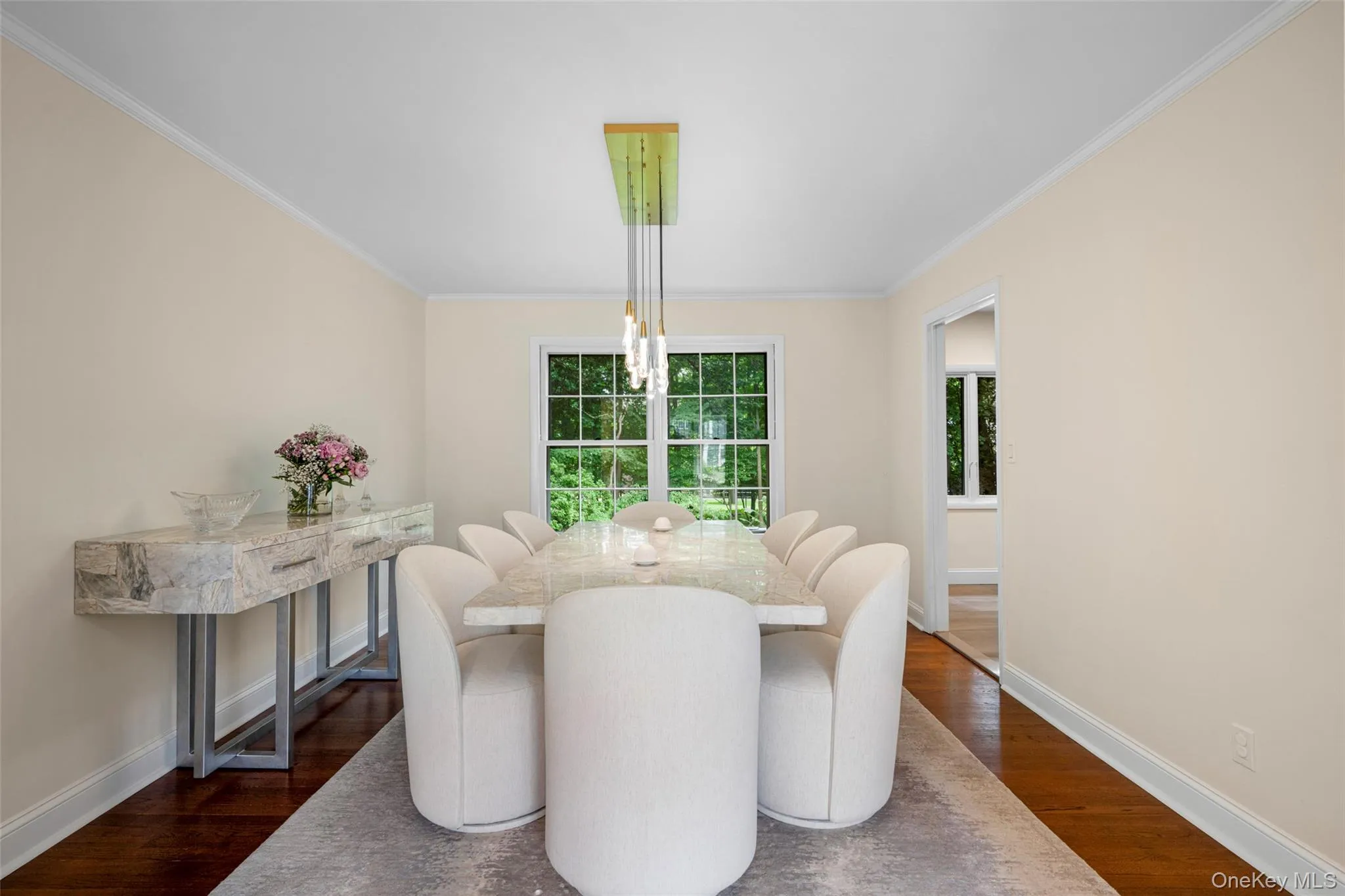 Formal Dining Room with easy access to the Kitchen, perfect for entertaining. Formal Dining Room with easy access to the Kitchen, perfect for entertaining.