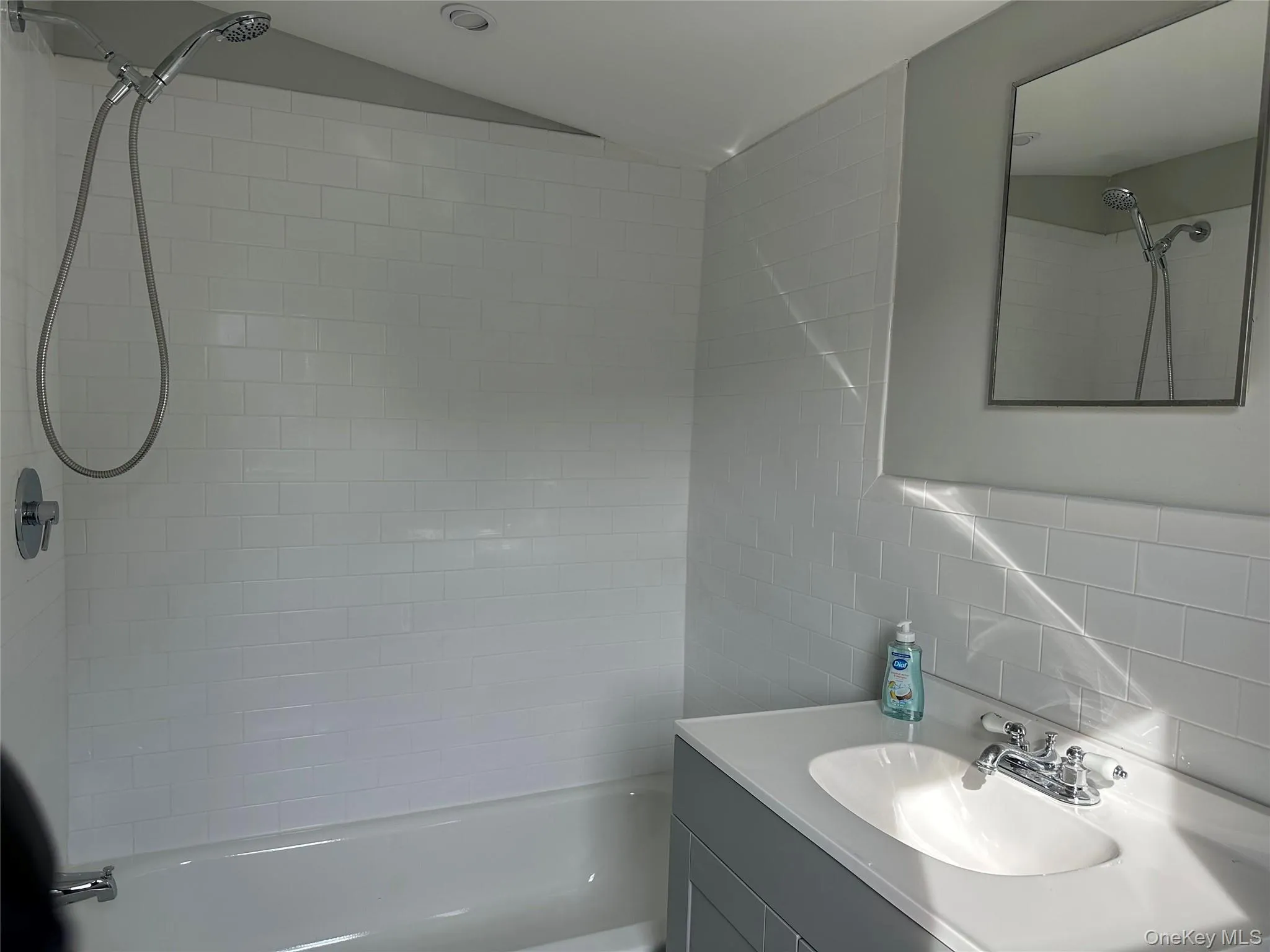 40 Morton Avenue, Hempstead, NY, 1 Bedroom Bedrooms, 3 Rooms Rooms,1 BathroomBathrooms,Residential Lease,For Rent,Morton,0,979331 40 Morton Avenue, Hempstead, NY, 1 Bedroom Bedrooms, 3 Rooms Rooms,1 BathroomBathrooms,Residential Lease,For Rent,Morton,0,979331