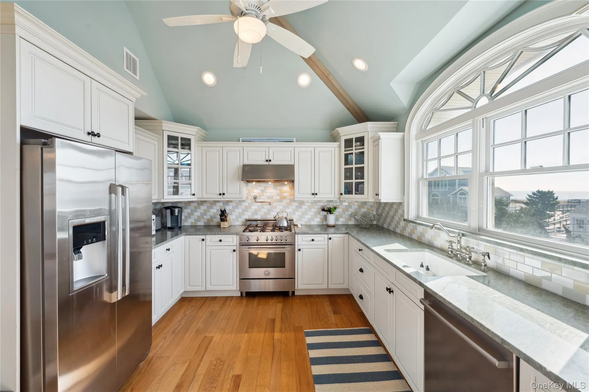 902 Dune Road, Southampton, NY, 5 Bedrooms Bedrooms, 9 Rooms Rooms,3 BathroomsBathrooms,Residential Lease,For Rent,Dune,0,979361 902 Dune Road, Southampton, NY, 5 Bedrooms Bedrooms, 9 Rooms Rooms,3 BathroomsBathrooms,Residential Lease,For Rent,Dune,0,979361