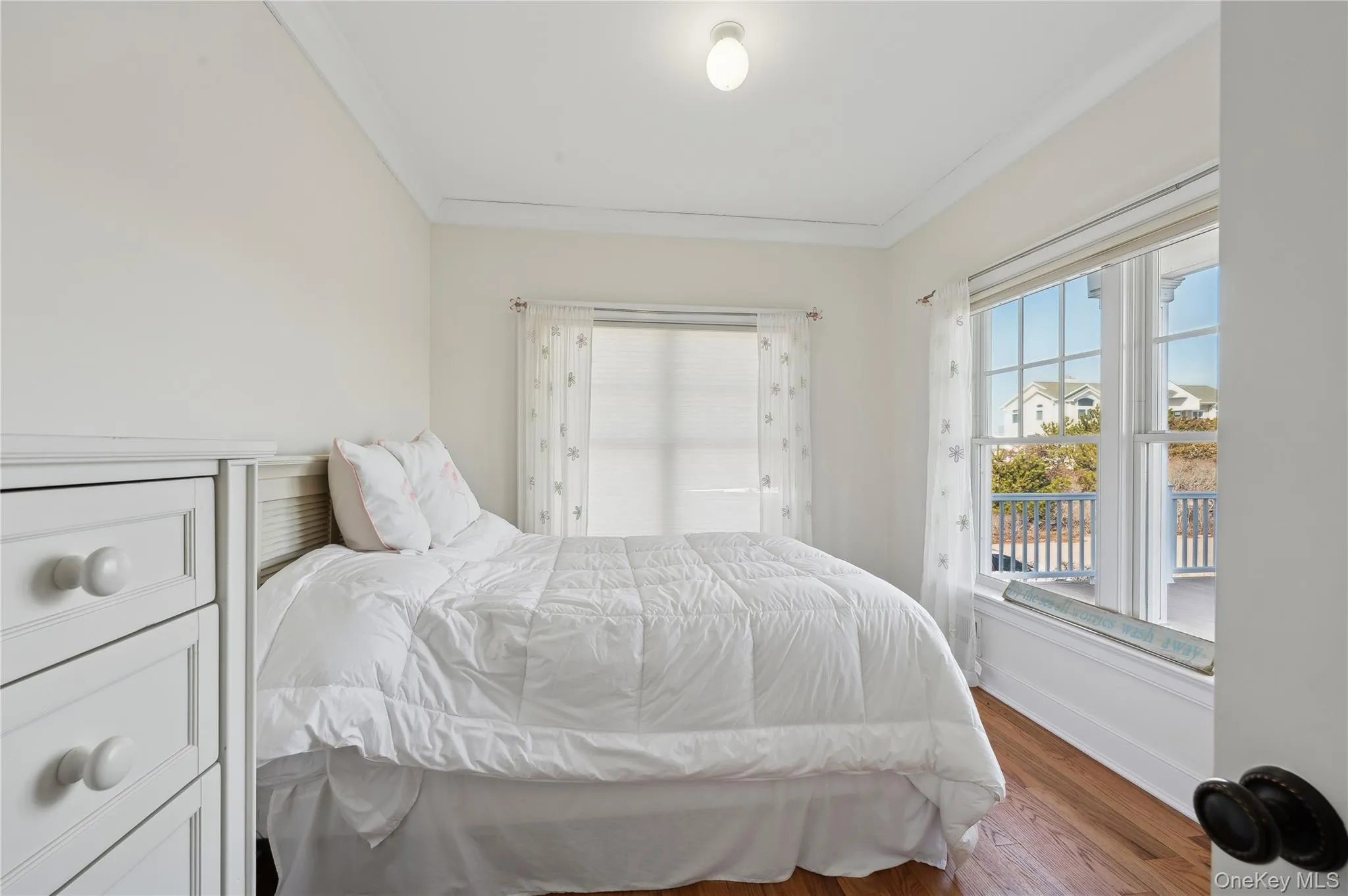 902 Dune Road, Southampton, NY, 5 Bedrooms Bedrooms, 9 Rooms Rooms,3 BathroomsBathrooms,Residential Lease,For Rent,Dune,0,979361 902 Dune Road, Southampton, NY, 5 Bedrooms Bedrooms, 9 Rooms Rooms,3 BathroomsBathrooms,Residential Lease,For Rent,Dune,0,979361