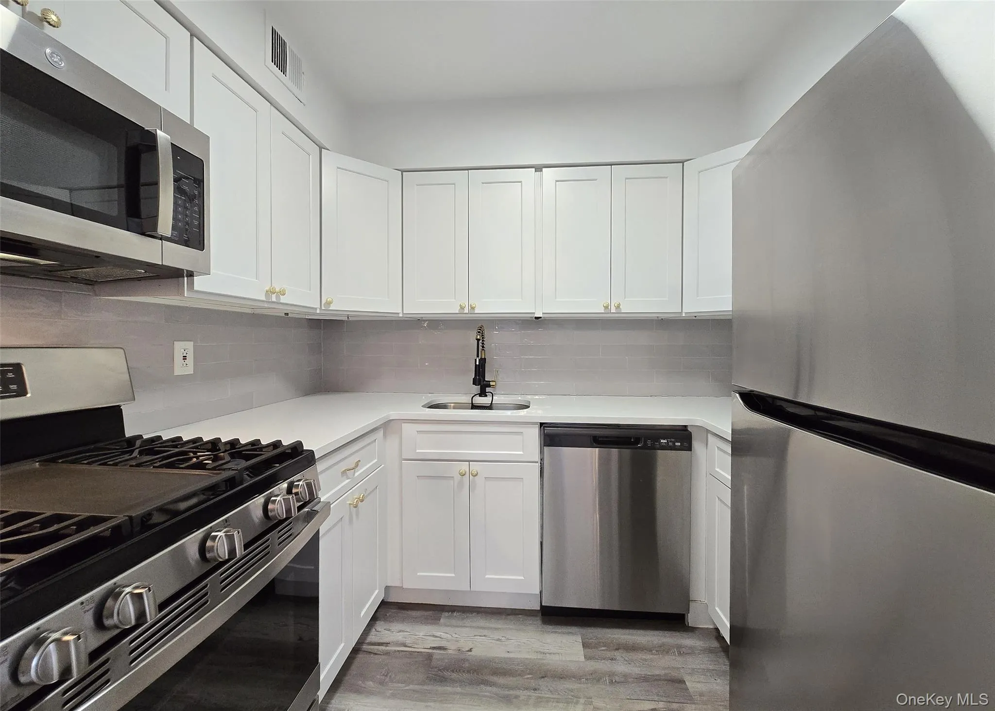 86 Bailey Court, Brookhaven, NY, 1 Bedroom Bedrooms, 4 Rooms Rooms,1 BathroomBathrooms,Residential,For Rent,Bailey,0,979370 86 Bailey Court, Brookhaven, NY, 1 Bedroom Bedrooms, 4 Rooms Rooms,1 BathroomBathrooms,Residential,For Rent,Bailey,0,979370
