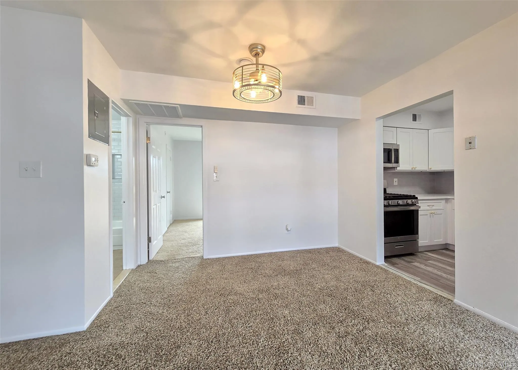 86 Bailey Court, Brookhaven, NY, 1 Bedroom Bedrooms, 4 Rooms Rooms,1 BathroomBathrooms,Residential,For Rent,Bailey,0,979370 86 Bailey Court, Brookhaven, NY, 1 Bedroom Bedrooms, 4 Rooms Rooms,1 BathroomBathrooms,Residential,For Rent,Bailey,0,979370