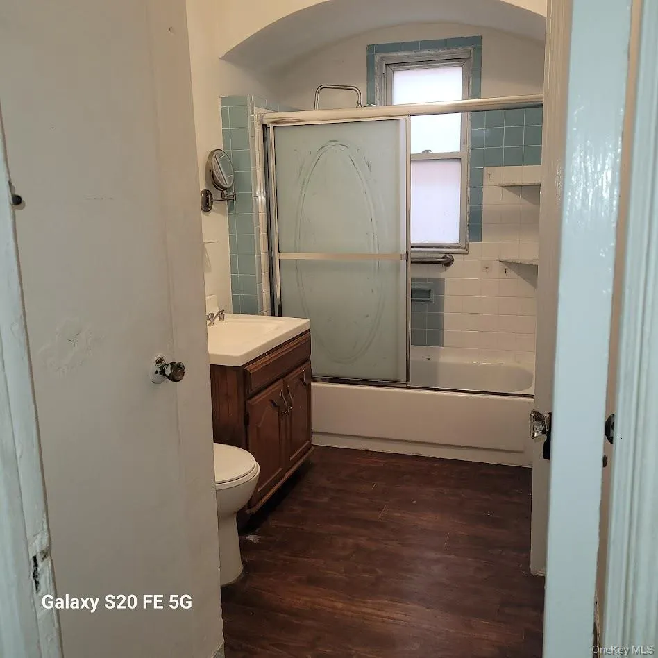 9318 240th Street, New York, NY, 1 Bedroom Bedrooms, 3 Rooms Rooms,1 BathroomBathrooms,Residential Lease,For Rent,240th,0,979378 9318 240th Street, New York, NY, 1 Bedroom Bedrooms, 3 Rooms Rooms,1 BathroomBathrooms,Residential Lease,For Rent,240th,0,979378