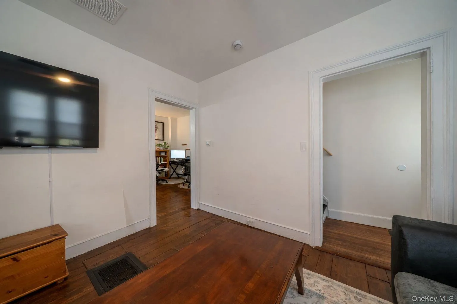 93 West Street, Warwick (town), NY, 2 Bedrooms Bedrooms, 6 Rooms Rooms,1 BathroomBathrooms,Residential Lease,For Rent,West,0,979380 93 West Street, Warwick (town), NY, 2 Bedrooms Bedrooms, 6 Rooms Rooms,1 BathroomBathrooms,Residential Lease,For Rent,West,0,979380