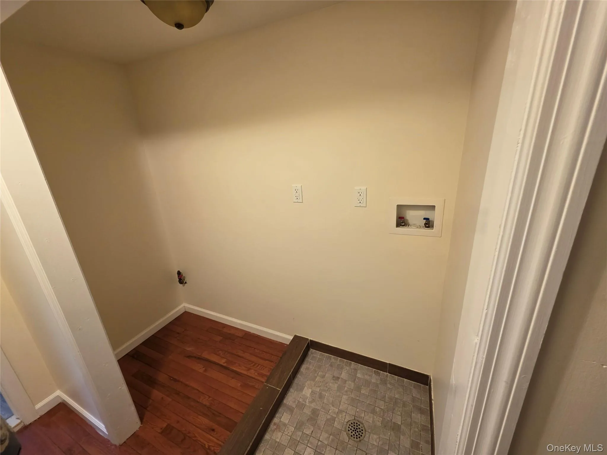 28 Hasbrouck Street, Newburgh (city), NY, 3 Bedrooms Bedrooms, 5 Rooms Rooms,1 BathroomBathrooms,Residential Lease,For Rent,Hasbrouck,0,979381 28 Hasbrouck Street, Newburgh (city), NY, 3 Bedrooms Bedrooms, 5 Rooms Rooms,1 BathroomBathrooms,Residential Lease,For Rent,Hasbrouck,0,979381