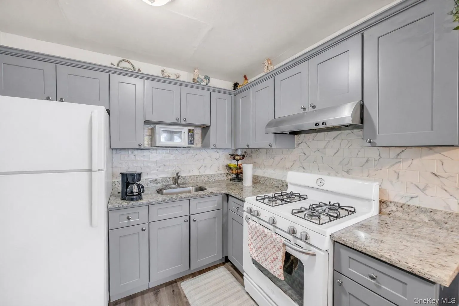 290 Lowndes Avenue, Huntington, NY, 3 Bedrooms Bedrooms, 7 Rooms Rooms,1 BathroomBathrooms,Residential,For Rent,Lowndes,0,979383 290 Lowndes Avenue, Huntington, NY, 3 Bedrooms Bedrooms, 7 Rooms Rooms,1 BathroomBathrooms,Residential,For Rent,Lowndes,0,979383