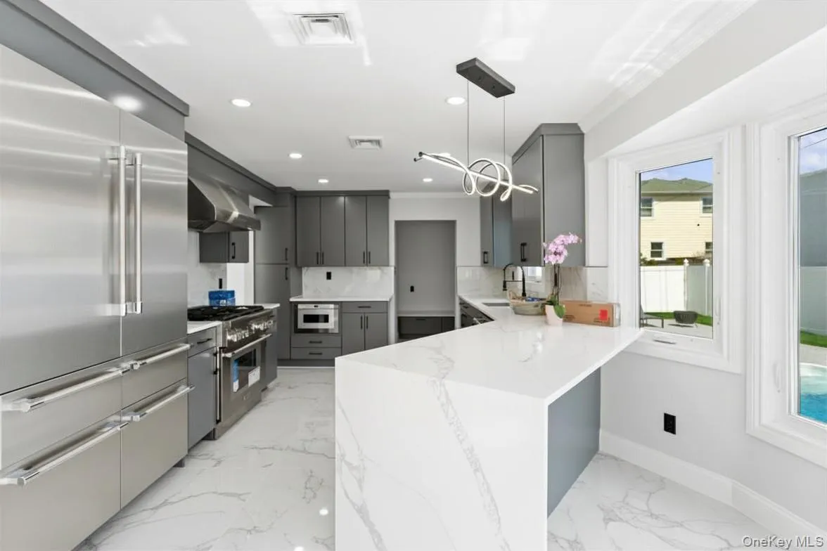 88 Mark Lane, Hempstead, NY, 5 Bedrooms Bedrooms, 12 Rooms Rooms,2 BathroomsBathrooms,Residential,For Rent,Mark,0,979394 88 Mark Lane, Hempstead, NY, 5 Bedrooms Bedrooms, 12 Rooms Rooms,2 BathroomsBathrooms,Residential,For Rent,Mark,0,979394