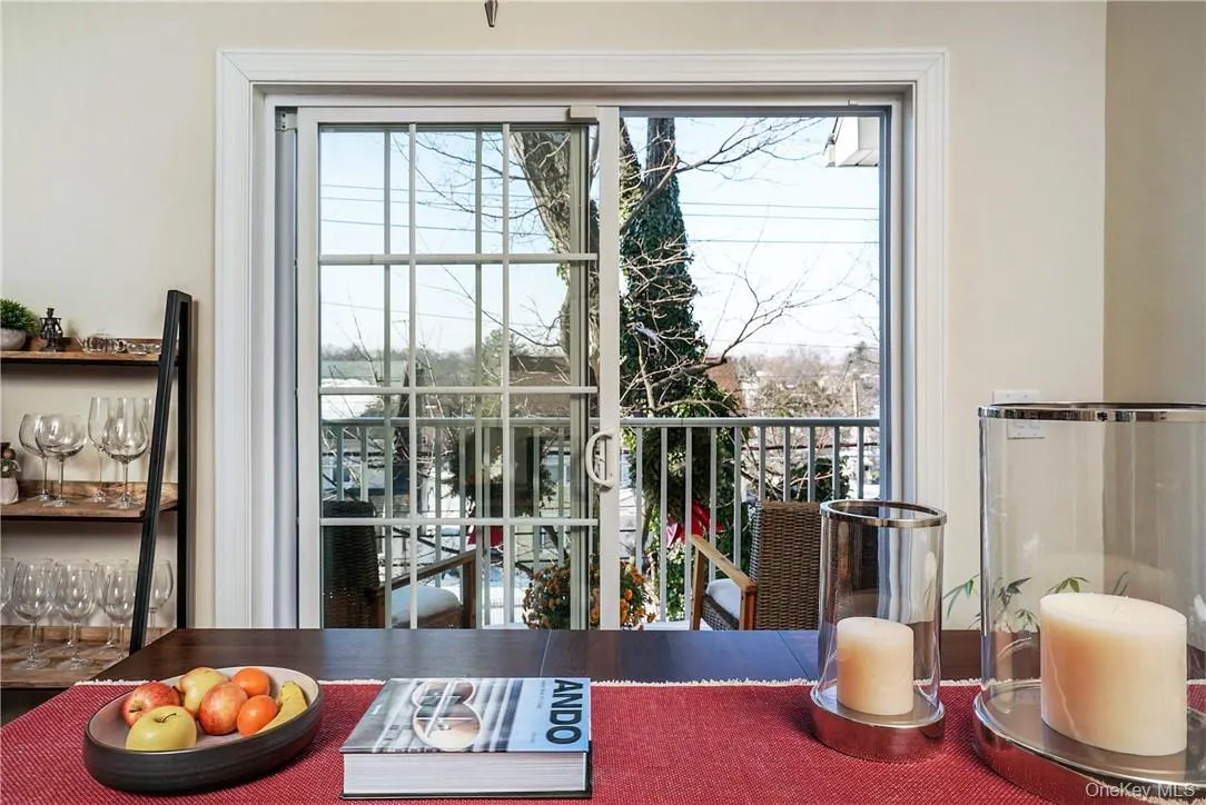 Sliding door to the balcony Sliding door to the balcony