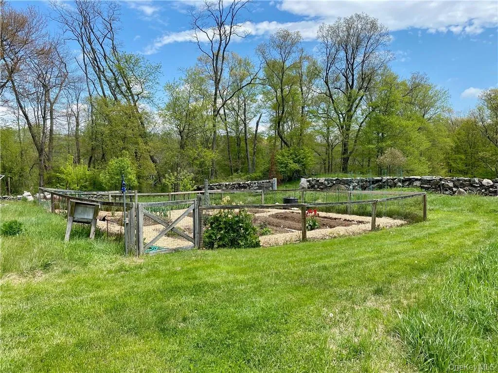 333 Hook Road, Bedford, NY, 3 Bedrooms Bedrooms, 8 Rooms Rooms,4 BathroomsBathrooms,Residential Lease,For Rent,Hook,0,979408 333 Hook Road, Bedford, NY, 3 Bedrooms Bedrooms, 8 Rooms Rooms,4 BathroomsBathrooms,Residential Lease,For Rent,Hook,0,979408