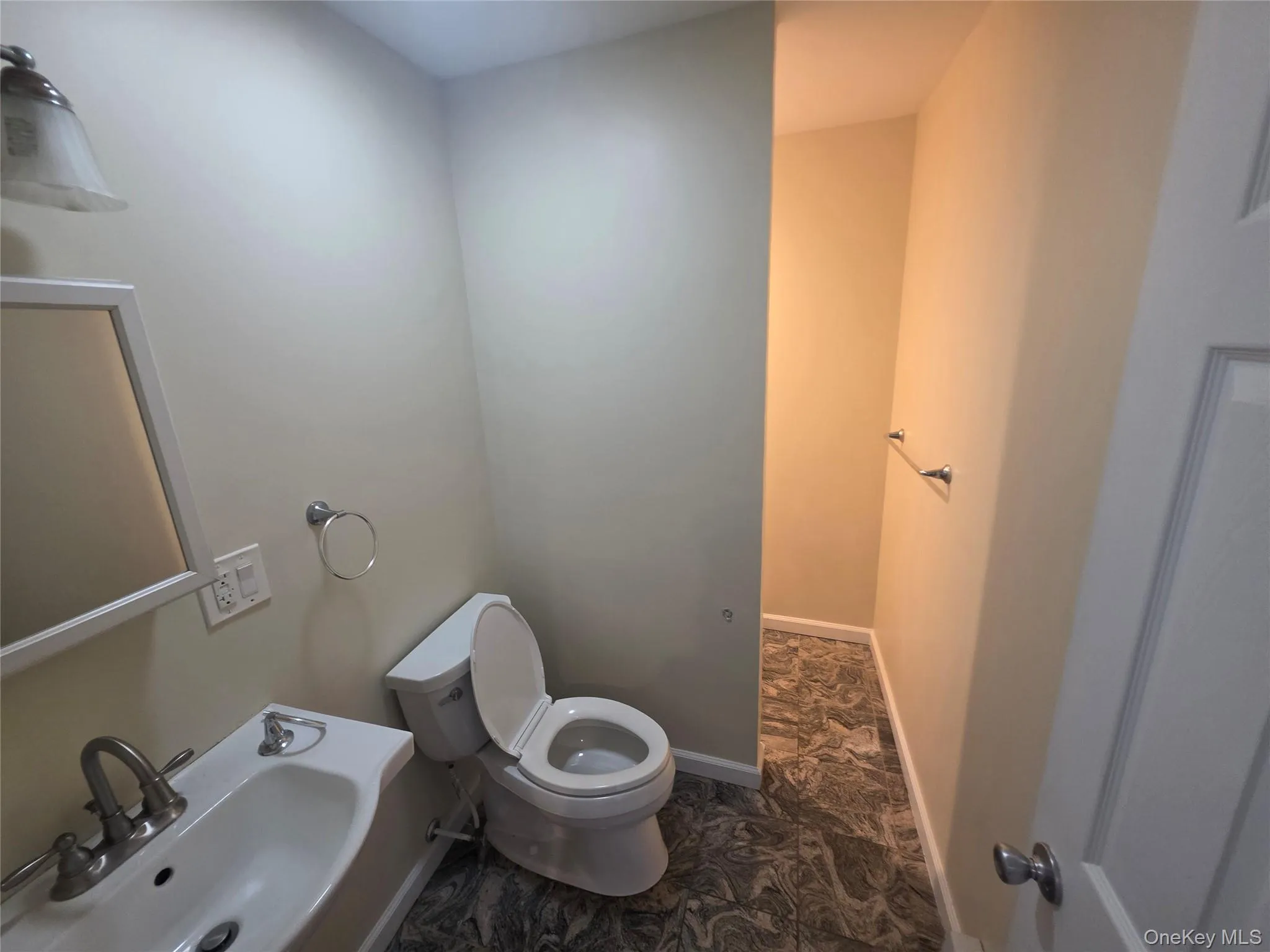 28 Hasbrouck Street, Newburgh (city), NY, 1 Bedroom Bedrooms, 2 Rooms Rooms,1 BathroomBathrooms,Residential Lease,For Rent,Hasbrouck,0,979417 28 Hasbrouck Street, Newburgh (city), NY, 1 Bedroom Bedrooms, 2 Rooms Rooms,1 BathroomBathrooms,Residential Lease,For Rent,Hasbrouck,0,979417