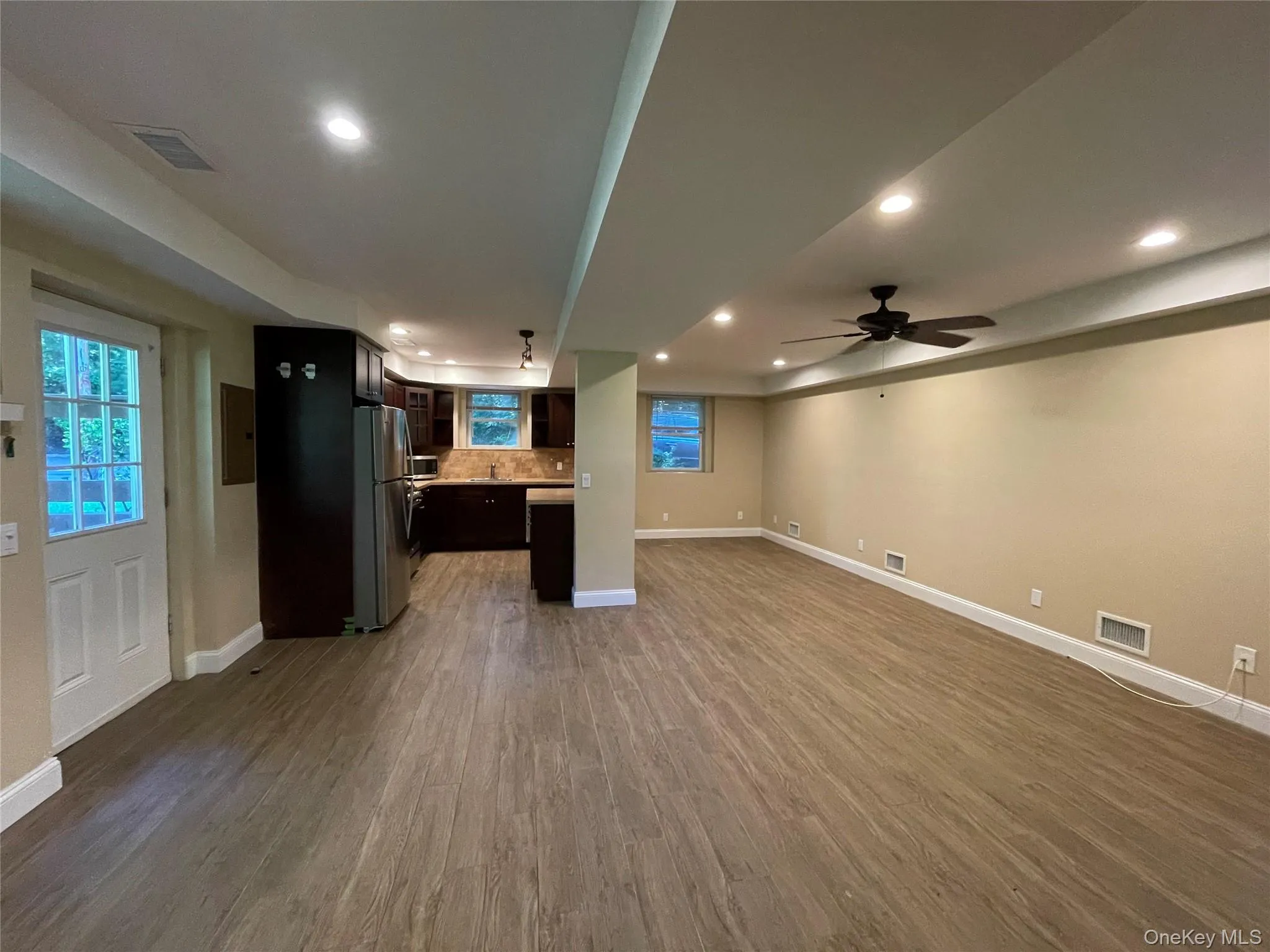 328 B Broadway, Brookhaven, NY, 2 Bedrooms Bedrooms, 4 Rooms Rooms,1 BathroomBathrooms,Residential Lease,For Rent,Broadway,0,979427 328 B Broadway, Brookhaven, NY, 2 Bedrooms Bedrooms, 4 Rooms Rooms,1 BathroomBathrooms,Residential Lease,For Rent,Broadway,0,979427