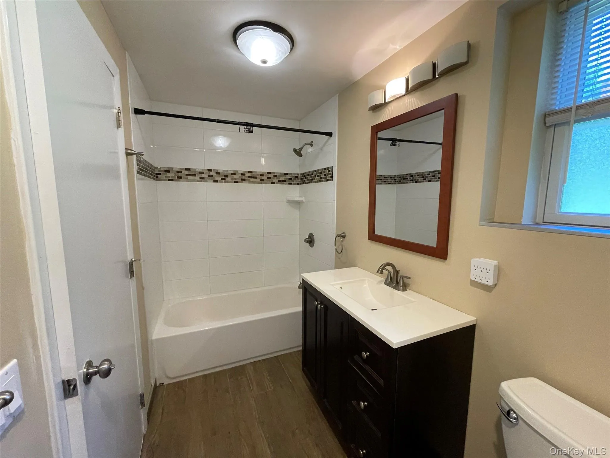 328 B Broadway, Brookhaven, NY, 2 Bedrooms Bedrooms, 4 Rooms Rooms,1 BathroomBathrooms,Residential Lease,For Rent,Broadway,0,979427 328 B Broadway, Brookhaven, NY, 2 Bedrooms Bedrooms, 4 Rooms Rooms,1 BathroomBathrooms,Residential Lease,For Rent,Broadway,0,979427