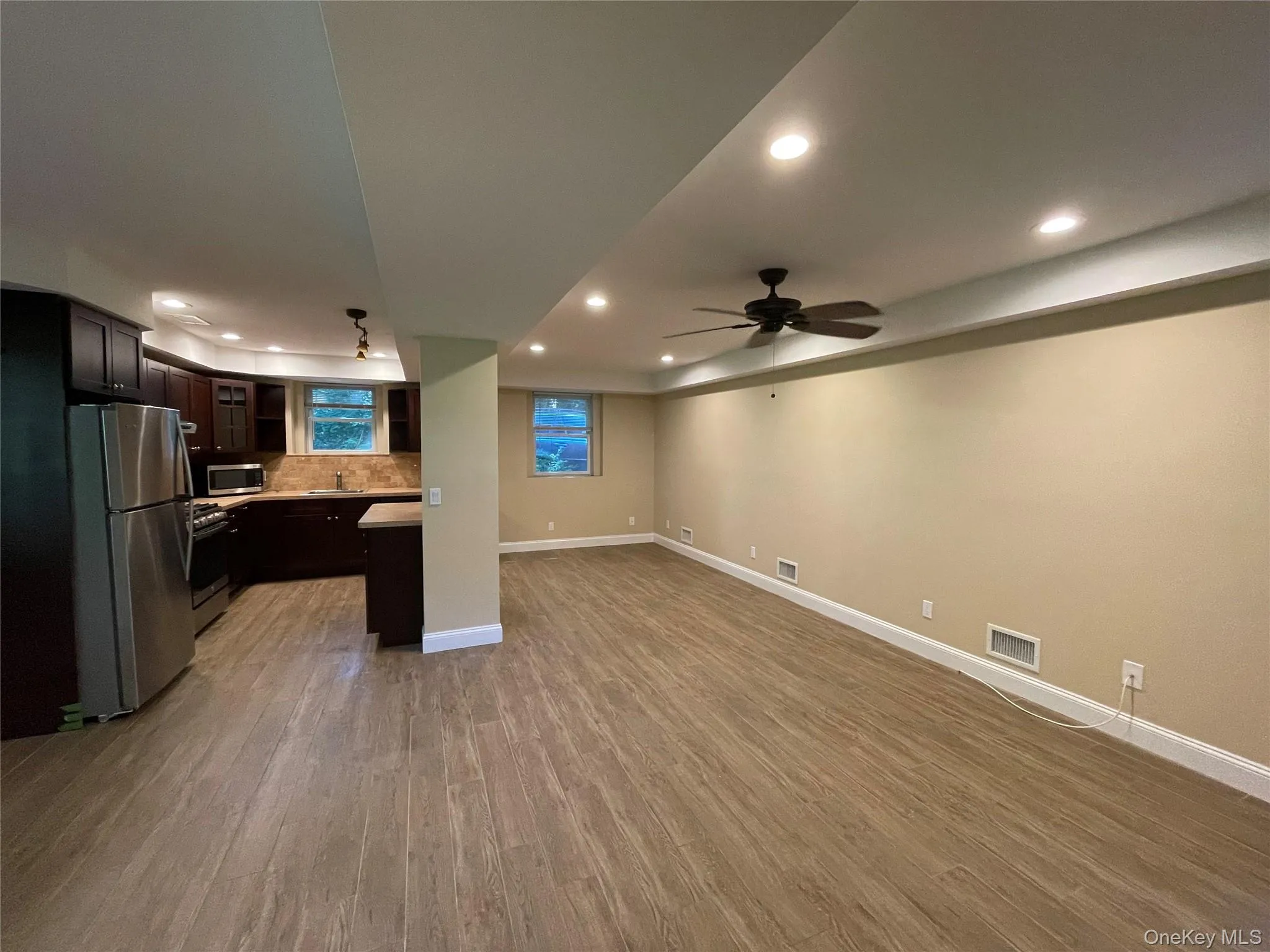 328 B Broadway, Brookhaven, NY, 2 Bedrooms Bedrooms, 4 Rooms Rooms,1 BathroomBathrooms,Residential Lease,For Rent,Broadway,0,979427 328 B Broadway, Brookhaven, NY, 2 Bedrooms Bedrooms, 4 Rooms Rooms,1 BathroomBathrooms,Residential Lease,For Rent,Broadway,0,979427