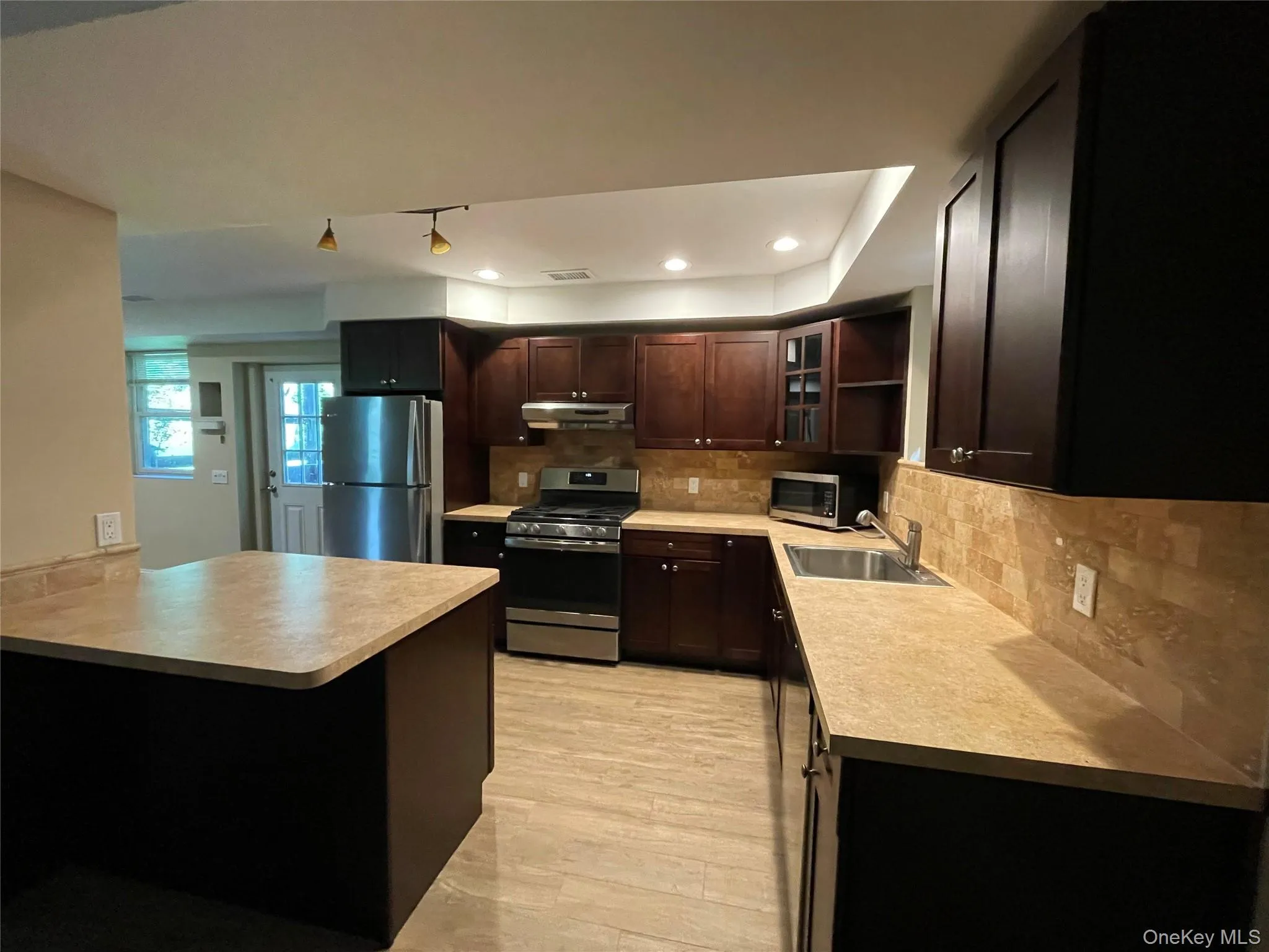 328 B Broadway, Brookhaven, NY, 2 Bedrooms Bedrooms, 4 Rooms Rooms,1 BathroomBathrooms,Residential Lease,For Rent,Broadway,0,979427 328 B Broadway, Brookhaven, NY, 2 Bedrooms Bedrooms, 4 Rooms Rooms,1 BathroomBathrooms,Residential Lease,For Rent,Broadway,0,979427