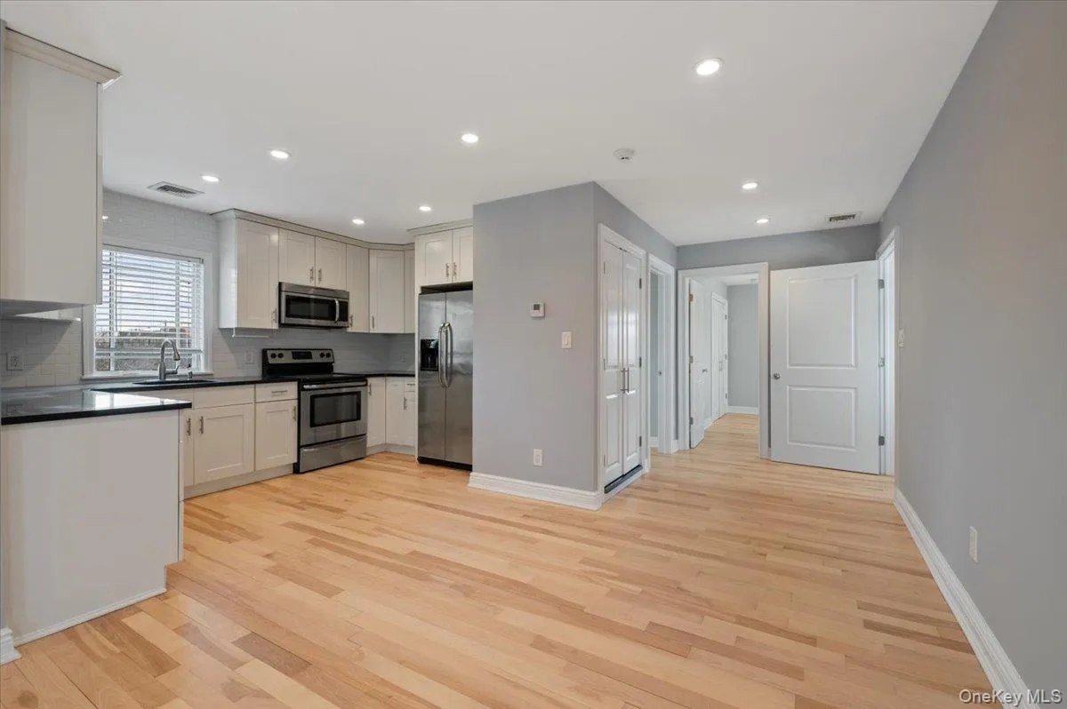 769 Fulton Street, Oyster Bay, NY, 2 Bedrooms Bedrooms, 3 Rooms Rooms,1 BathroomBathrooms,Residential Lease,For Rent,Fulton,0,979434 769 Fulton Street, Oyster Bay, NY, 2 Bedrooms Bedrooms, 3 Rooms Rooms,1 BathroomBathrooms,Residential Lease,For Rent,Fulton,0,979434