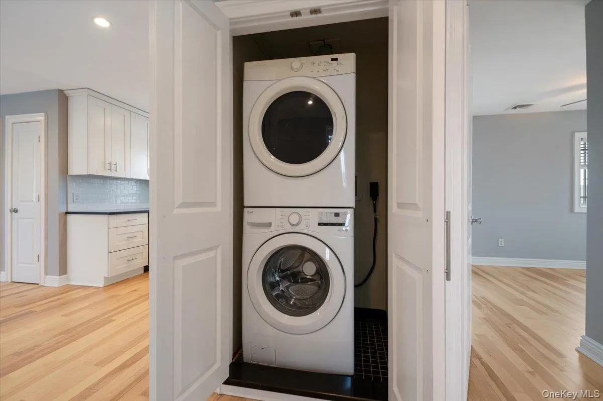 769 Fulton Street, Oyster Bay, NY, 2 Bedrooms Bedrooms, 3 Rooms Rooms,1 BathroomBathrooms,Residential Lease,For Rent,Fulton,0,979434 769 Fulton Street, Oyster Bay, NY, 2 Bedrooms Bedrooms, 3 Rooms Rooms,1 BathroomBathrooms,Residential Lease,For Rent,Fulton,0,979434