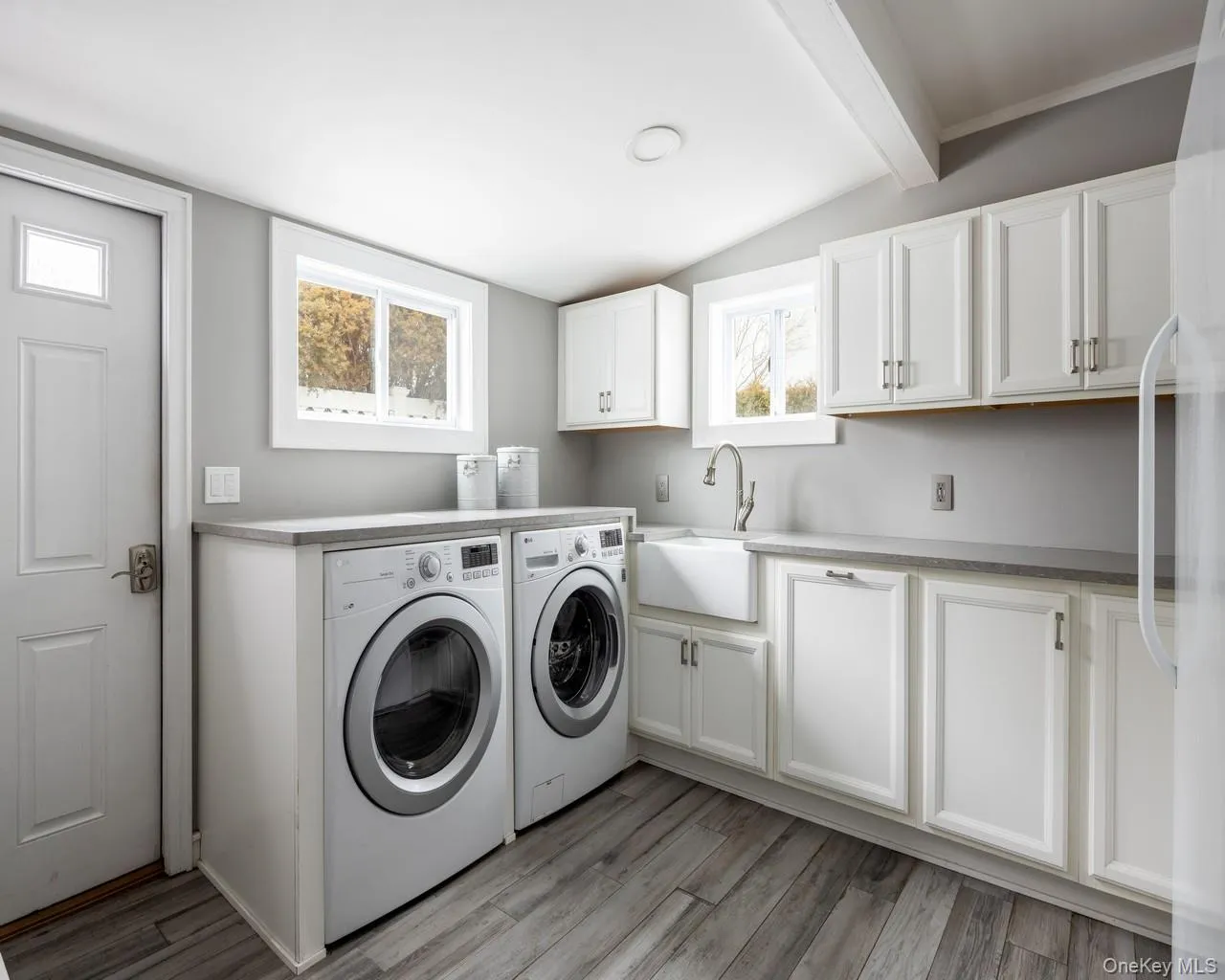 16 Point Road, Brookhaven, NY, 5 Bedrooms Bedrooms, 9 Rooms Rooms,5 BathroomsBathrooms,Residential,For Rent,Point,0,979475 16 Point Road, Brookhaven, NY, 5 Bedrooms Bedrooms, 9 Rooms Rooms,5 BathroomsBathrooms,Residential,For Rent,Point,0,979475