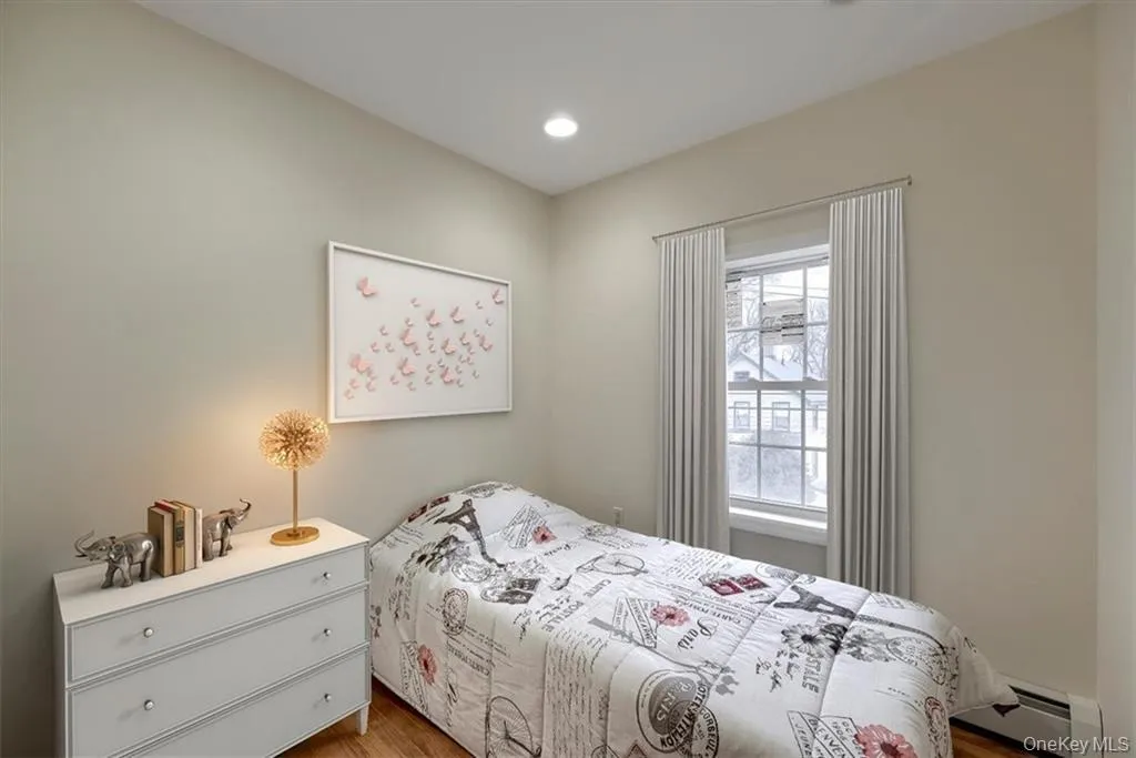 Virtually Staged, Well-sized bedroom offering flexibility for guests, a home office, or additional living space. Virtually Staged, Well-sized bedroom offering flexibility for guests, a home office, or additional living space.