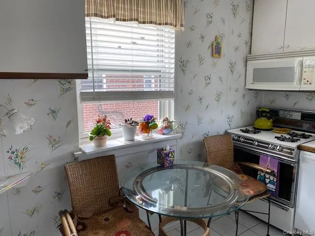 264-15 Langston Avenue, New York, NY, 2 Bedrooms Bedrooms, 4 Rooms Rooms,1 BathroomBathrooms,Residential,For Rent,Langston,0,979482 264-15 Langston Avenue, New York, NY, 2 Bedrooms Bedrooms, 4 Rooms Rooms,1 BathroomBathrooms,Residential,For Rent,Langston,0,979482