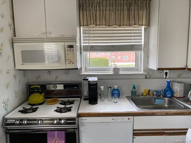 264-15 Langston Avenue, New York, NY, 2 Bedrooms Bedrooms, 4 Rooms Rooms,1 BathroomBathrooms,Residential,For Rent,Langston,0,979482 264-15 Langston Avenue, New York, NY, 2 Bedrooms Bedrooms, 4 Rooms Rooms,1 BathroomBathrooms,Residential,For Rent,Langston,0,979482
