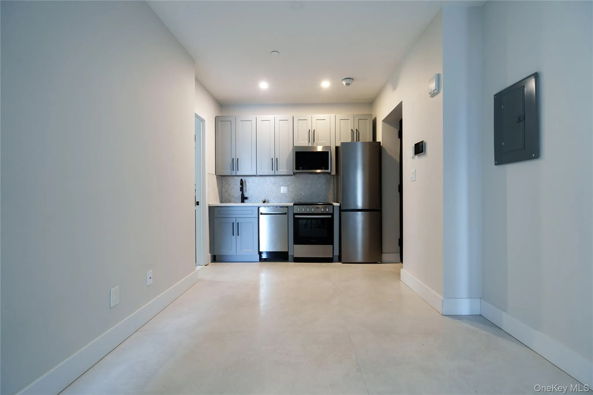 315 Broadway, Long Beach, NY, 3 Bedrooms Bedrooms, 6 Rooms Rooms,1 BathroomBathrooms,Residential Lease,For Rent,Broadway,0,979486 315 Broadway, Long Beach, NY, 3 Bedrooms Bedrooms, 6 Rooms Rooms,1 BathroomBathrooms,Residential Lease,For Rent,Broadway,0,979486