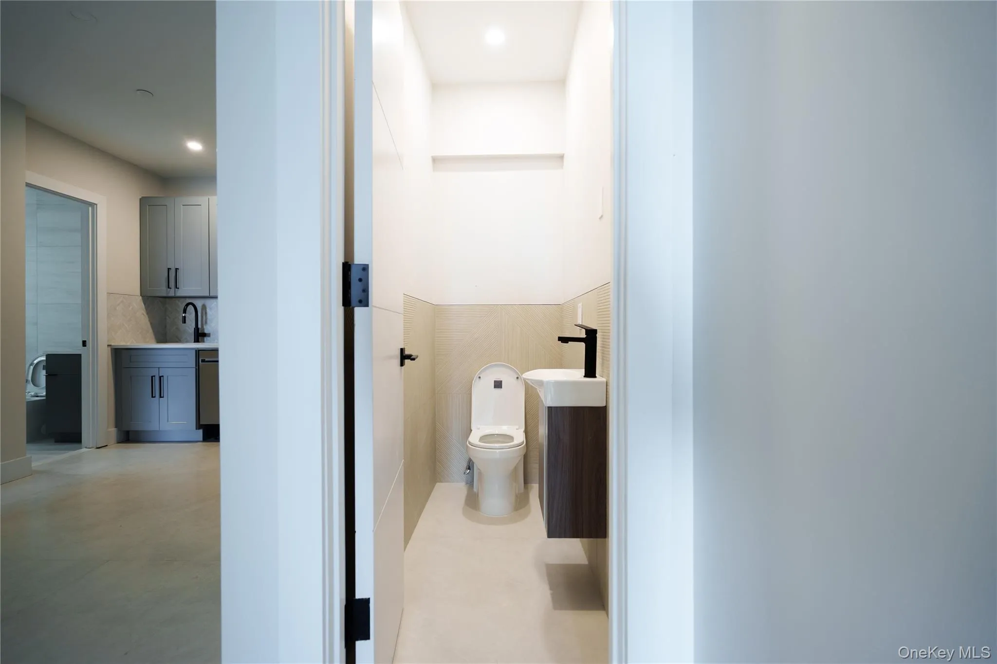 315 1J Broadway, Long Beach, NY, 3 Bedrooms Bedrooms, 6 Rooms Rooms,1 BathroomBathrooms,Residential Lease,For Rent,Broadway,0,979486 315 1J Broadway, Long Beach, NY, 3 Bedrooms Bedrooms, 6 Rooms Rooms,1 BathroomBathrooms,Residential Lease,For Rent,Broadway,0,979486