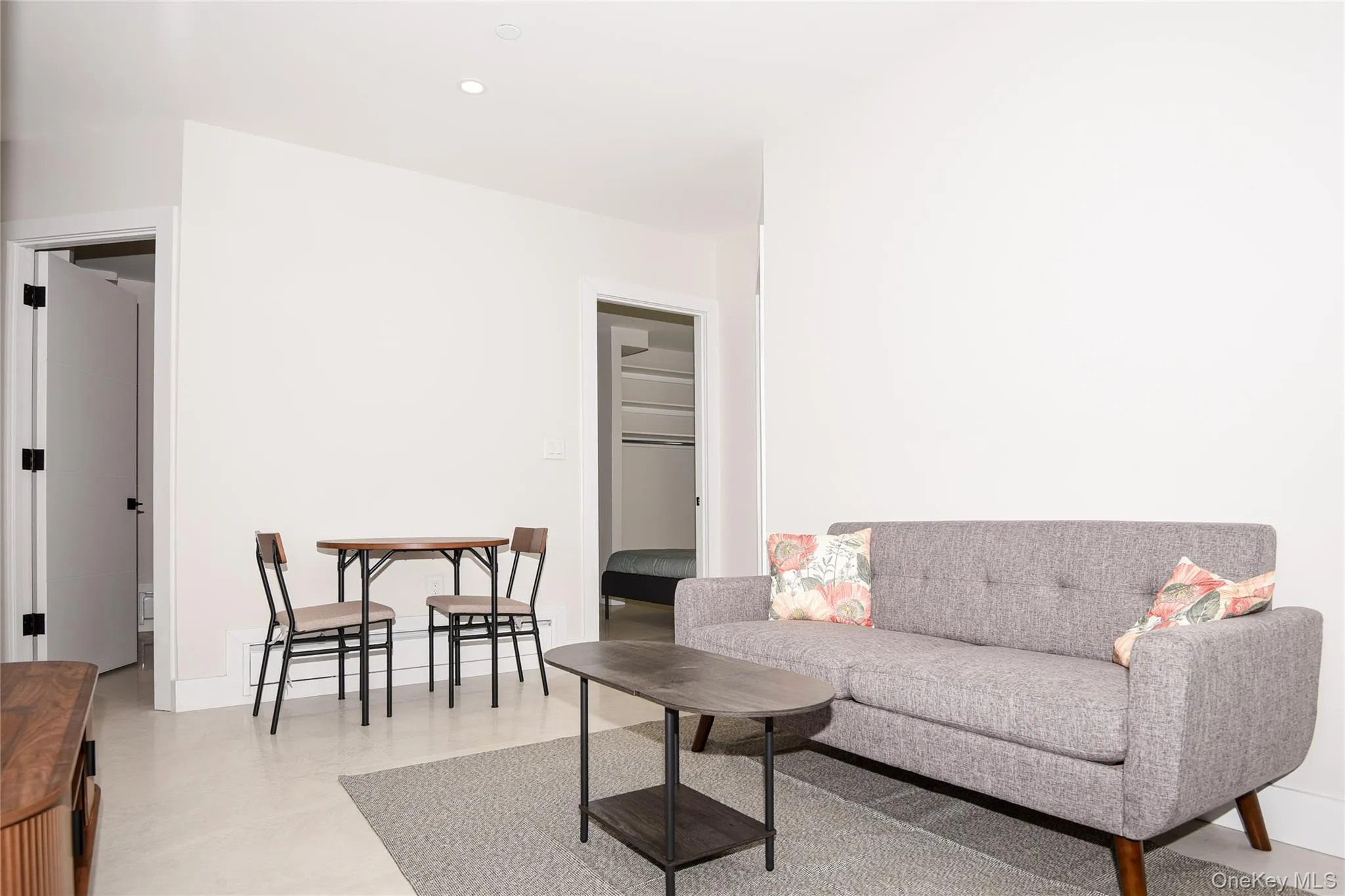 315 1J Broadway, Long Beach, NY, 3 Bedrooms Bedrooms, 6 Rooms Rooms,1 BathroomBathrooms,Residential Lease,For Rent,Broadway,0,979486 315 1J Broadway, Long Beach, NY, 3 Bedrooms Bedrooms, 6 Rooms Rooms,1 BathroomBathrooms,Residential Lease,For Rent,Broadway,0,979486