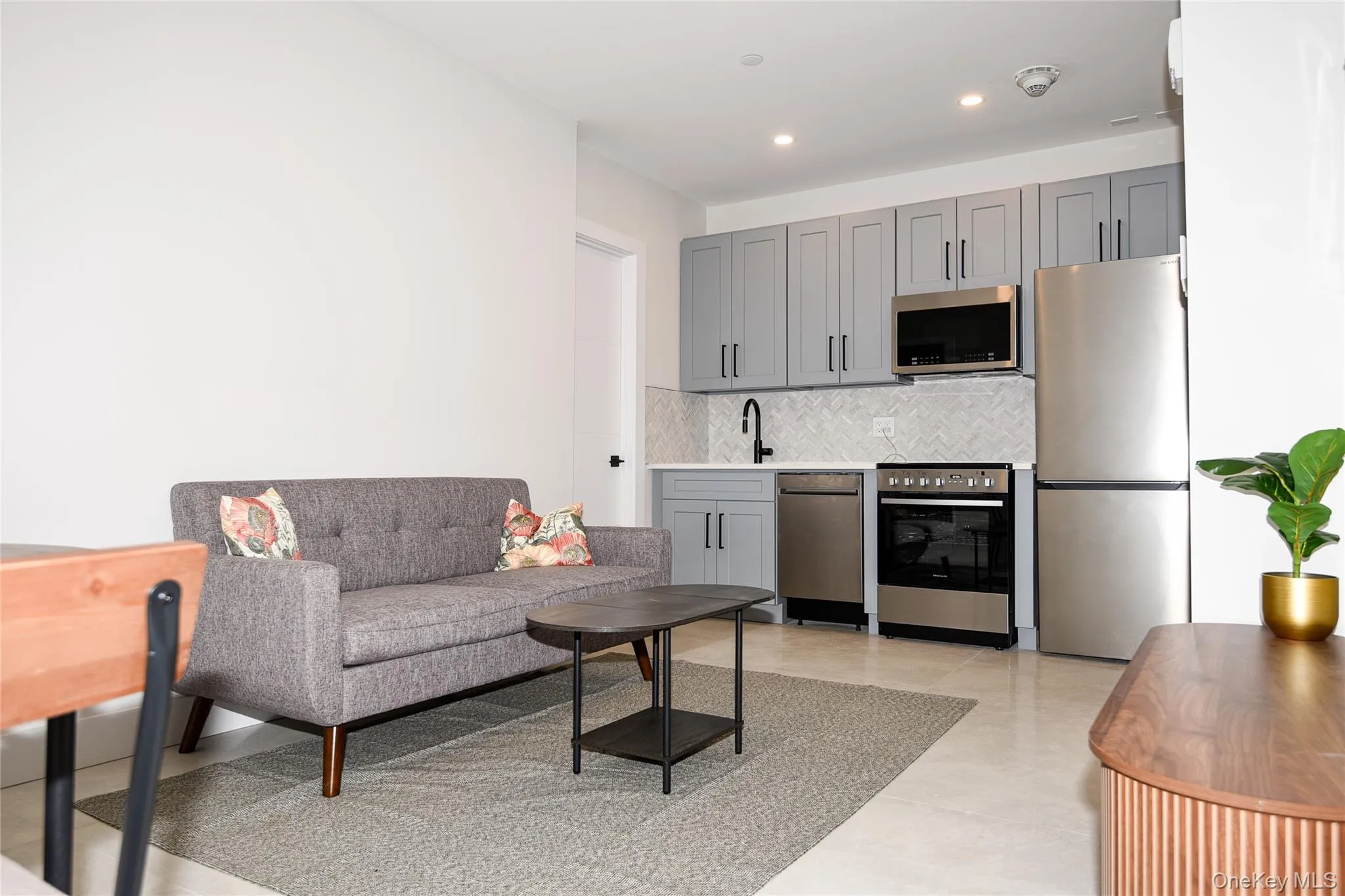 315 1J Broadway, Long Beach, NY, 3 Bedrooms Bedrooms, 6 Rooms Rooms,1 BathroomBathrooms,Residential Lease,For Rent,Broadway,0,979486 315 1J Broadway, Long Beach, NY, 3 Bedrooms Bedrooms, 6 Rooms Rooms,1 BathroomBathrooms,Residential Lease,For Rent,Broadway,0,979486