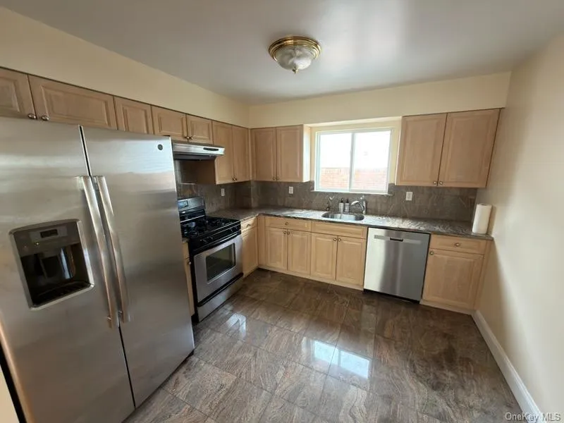 64-58 231st Street, New York, NY, 3 Bedrooms Bedrooms, 6 Rooms Rooms,2 BathroomsBathrooms,Residential Lease,For Rent,231st,0,979502 64-58 231st Street, New York, NY, 3 Bedrooms Bedrooms, 6 Rooms Rooms,2 BathroomsBathrooms,Residential Lease,For Rent,231st,0,979502