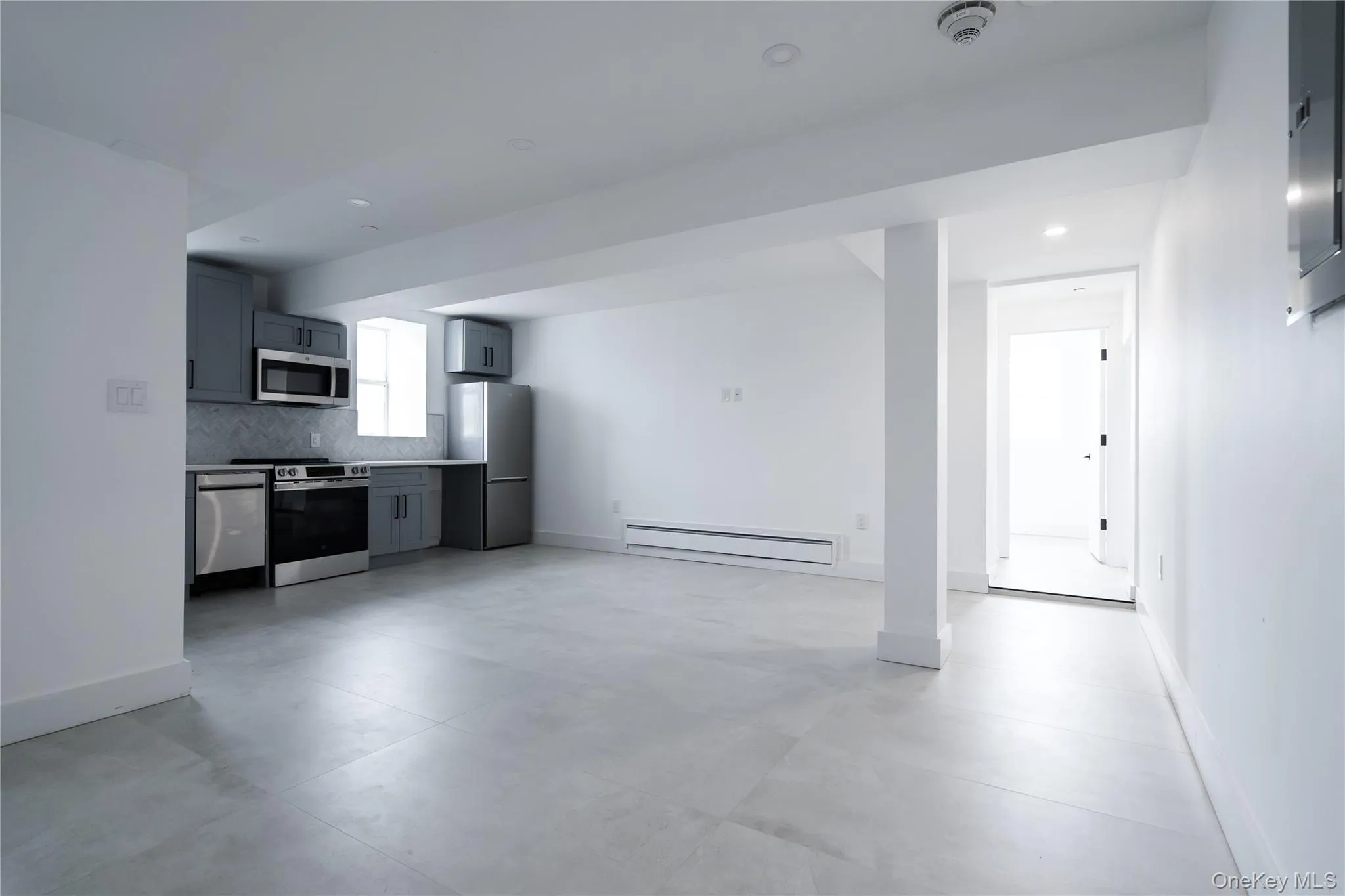 315 BE Broadway, Long Beach, NY, 3 Bedrooms Bedrooms, 6 Rooms Rooms,1 BathroomBathrooms,Residential Lease,For Rent,Broadway,0,979516 315 BE Broadway, Long Beach, NY, 3 Bedrooms Bedrooms, 6 Rooms Rooms,1 BathroomBathrooms,Residential Lease,For Rent,Broadway,0,979516