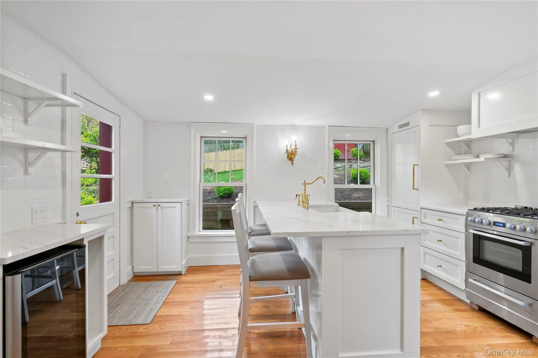 152 Main Street, Huntington, NY, 2 Bedrooms Bedrooms, 5 Rooms Rooms,1 BathroomBathrooms,Residential Lease,For Rent,Main,0,979524 152 Main Street, Huntington, NY, 2 Bedrooms Bedrooms, 5 Rooms Rooms,1 BathroomBathrooms,Residential Lease,For Rent,Main,0,979524