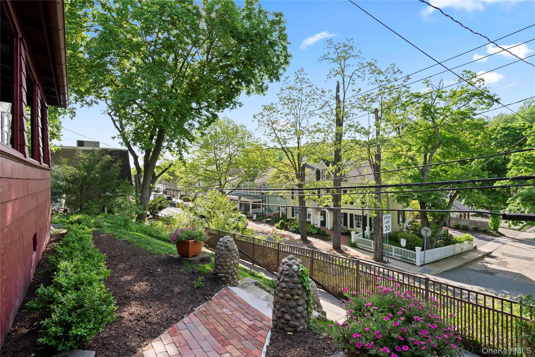 152 Main Street, Huntington, NY, 2 Bedrooms Bedrooms, 5 Rooms Rooms,1 BathroomBathrooms,Residential Lease,For Rent,Main,0,979524 152 Main Street, Huntington, NY, 2 Bedrooms Bedrooms, 5 Rooms Rooms,1 BathroomBathrooms,Residential Lease,For Rent,Main,0,979524