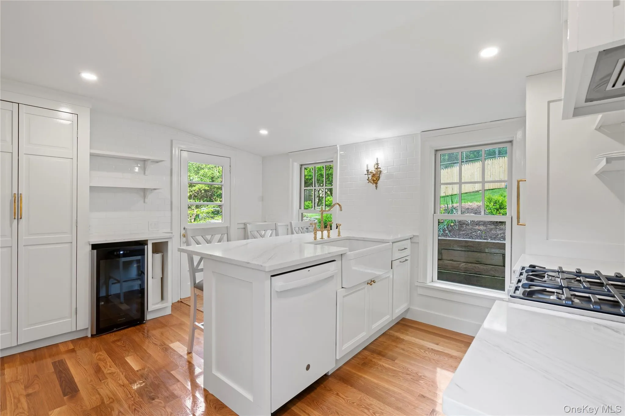 152 Main Street, Huntington, NY, 2 Bedrooms Bedrooms, 5 Rooms Rooms,1 BathroomBathrooms,Residential Lease,For Rent,Main,0,979524 152 Main Street, Huntington, NY, 2 Bedrooms Bedrooms, 5 Rooms Rooms,1 BathroomBathrooms,Residential Lease,For Rent,Main,0,979524