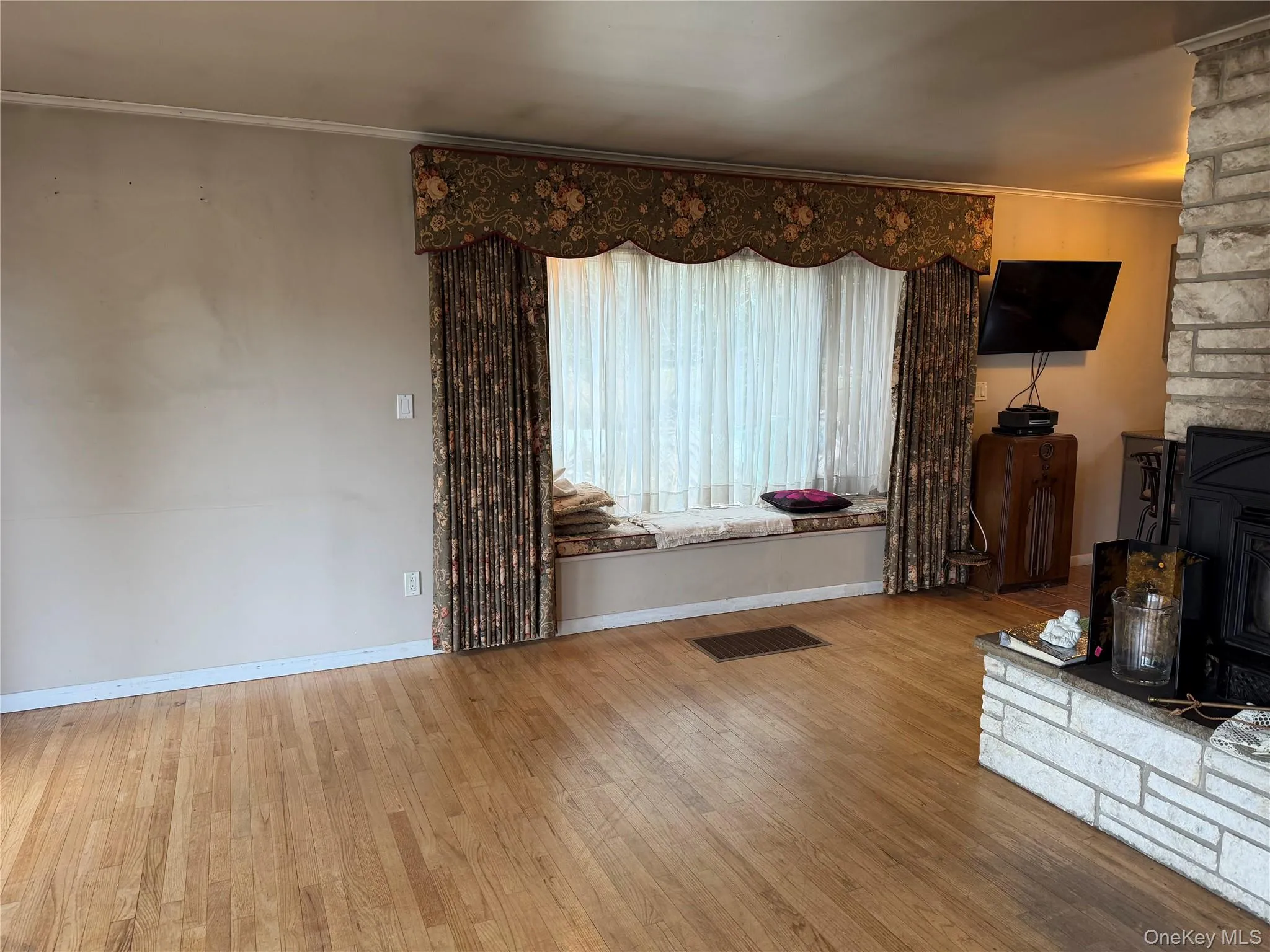 2518 Route 9G, Rhinebeck, NY, 3 Bedrooms Bedrooms, 6 Rooms Rooms,1 BathroomBathrooms,Residential,For Rent,Route 9G,0,979526 2518 Route 9G, Rhinebeck, NY, 3 Bedrooms Bedrooms, 6 Rooms Rooms,1 BathroomBathrooms,Residential,For Rent,Route 9G,0,979526