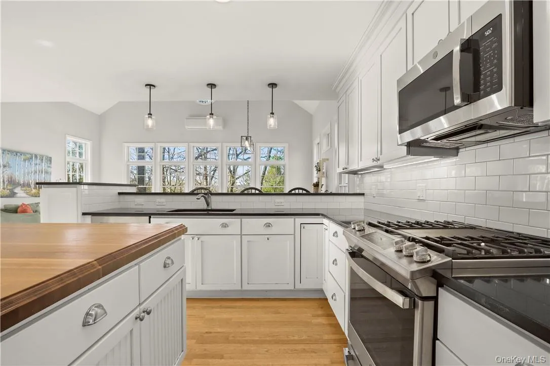 Lots of room to cook and entertain Lots of room to cook and entertain