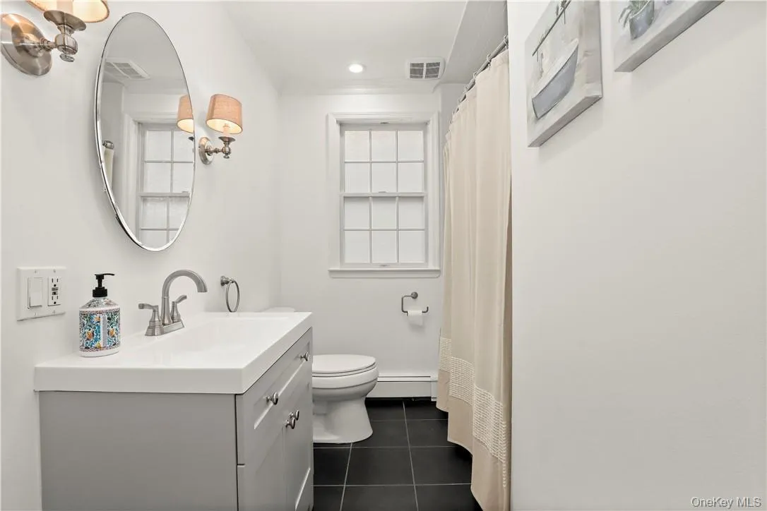 Full bath - main level Full bath - main level