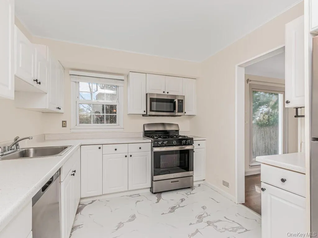 42 Tower Hill Drive, Rye Town, NY, 4 Bedrooms Bedrooms, 7 Rooms Rooms,1 BathroomBathrooms,Residential Lease,For Rent,Tower Hill,0,979560 42 Tower Hill Drive, Rye Town, NY, 4 Bedrooms Bedrooms, 7 Rooms Rooms,1 BathroomBathrooms,Residential Lease,For Rent,Tower Hill,0,979560
