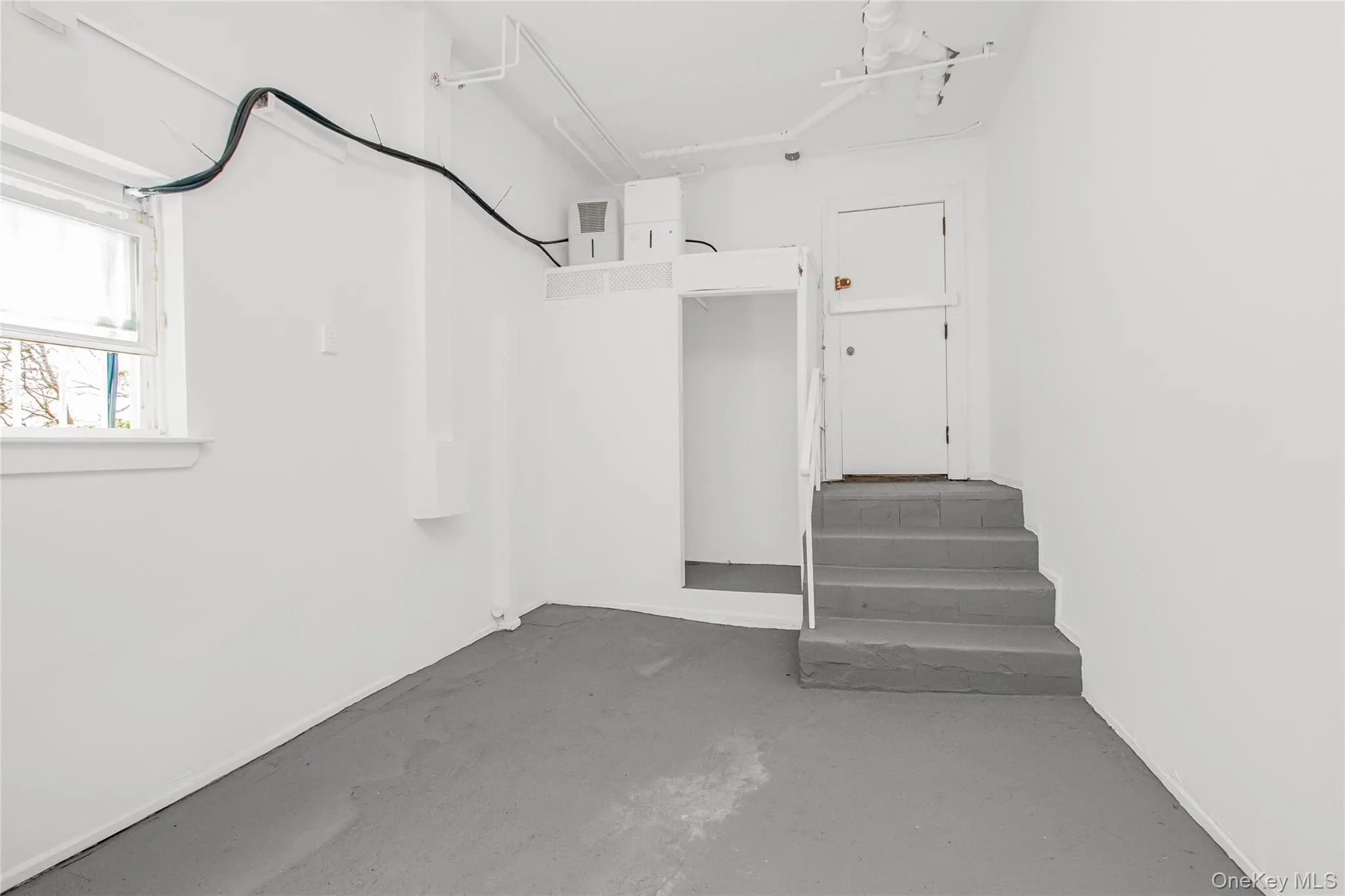 2768 Netherland Avenue, New York, NY, 4 Bedrooms Bedrooms, 8 Rooms Rooms,2 BathroomsBathrooms,Residential,For Rent,Netherland,0,979561 2768 Netherland Avenue, New York, NY, 4 Bedrooms Bedrooms, 8 Rooms Rooms,2 BathroomsBathrooms,Residential,For Rent,Netherland,0,979561