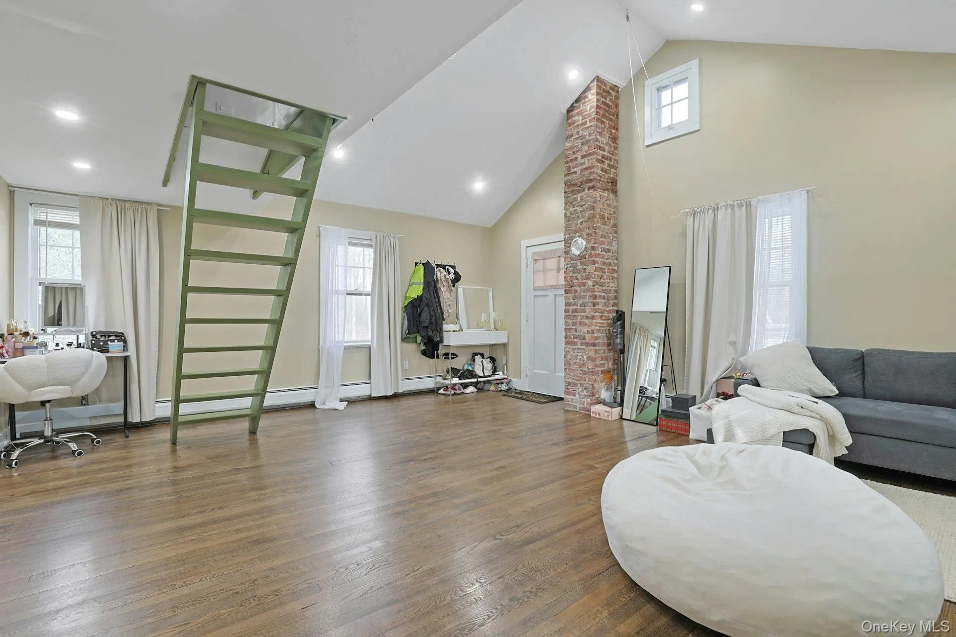 200 Bardonia Road, Clarkstown, NY, 4 Bedrooms Bedrooms, 9 Rooms Rooms,3 BathroomsBathrooms,Residential Sale,For Rent,Bardonia,0,979567 200 Bardonia Road, Clarkstown, NY, 4 Bedrooms Bedrooms, 9 Rooms Rooms,3 BathroomsBathrooms,Residential Sale,For Rent,Bardonia,0,979567