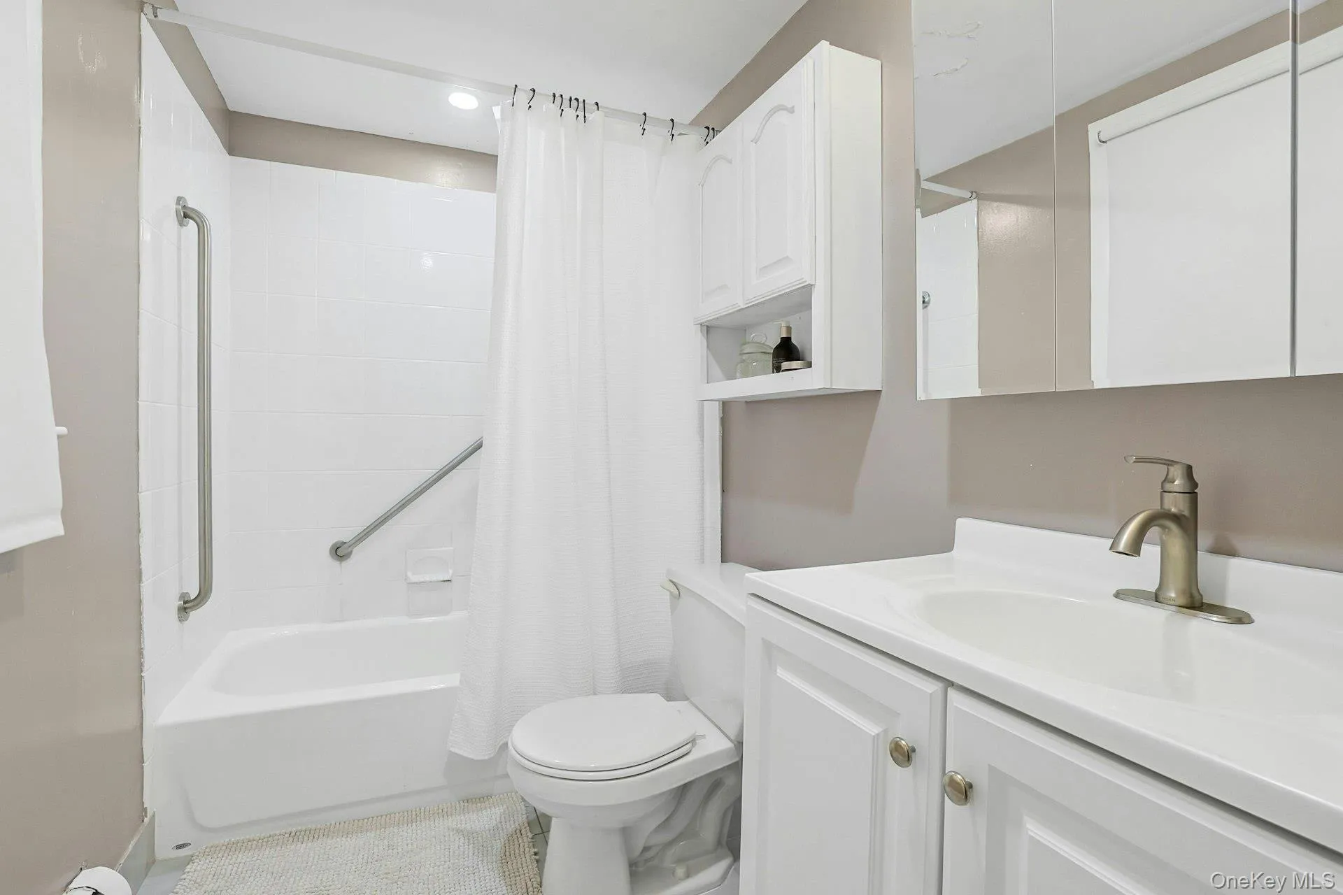 200 Bardonia Road, Clarkstown, NY, 4 Bedrooms Bedrooms, 9 Rooms Rooms,3 BathroomsBathrooms,Residential Sale,For Rent,Bardonia,0,979567 200 Bardonia Road, Clarkstown, NY, 4 Bedrooms Bedrooms, 9 Rooms Rooms,3 BathroomsBathrooms,Residential Sale,For Rent,Bardonia,0,979567