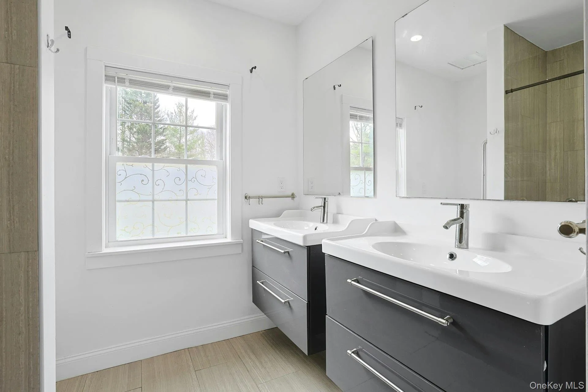 200 Bardonia Road, Clarkstown, NY, 4 Bedrooms Bedrooms, 9 Rooms Rooms,3 BathroomsBathrooms,Residential Sale,For Rent,Bardonia,0,979567 200 Bardonia Road, Clarkstown, NY, 4 Bedrooms Bedrooms, 9 Rooms Rooms,3 BathroomsBathrooms,Residential Sale,For Rent,Bardonia,0,979567