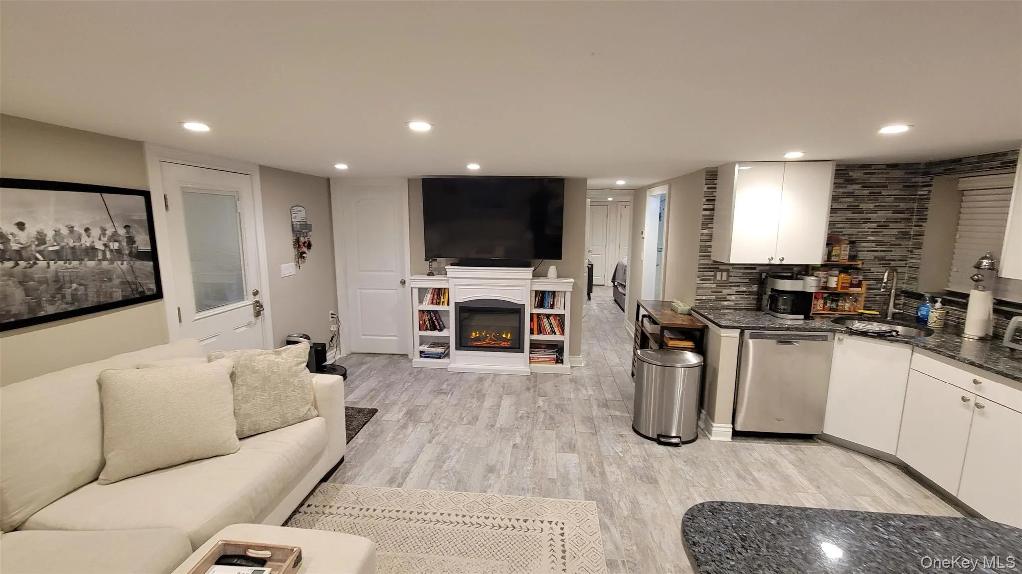 85 Mohawk Avenue, Hempstead, NY, 1 Bedroom Bedrooms, 4 Rooms Rooms,1 BathroomBathrooms,Residential Lease,For Rent,Mohawk,0,979573 85 Mohawk Avenue, Hempstead, NY, 1 Bedroom Bedrooms, 4 Rooms Rooms,1 BathroomBathrooms,Residential Lease,For Rent,Mohawk,0,979573