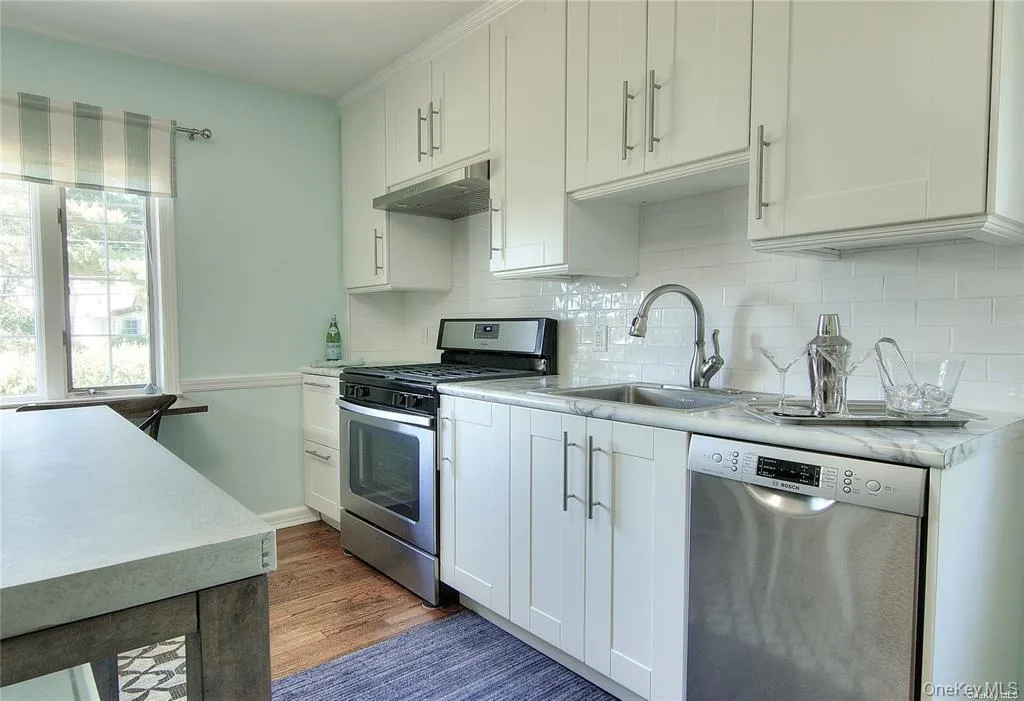 # Highview Drive, Huntington, NY, 1 Bedroom Bedrooms, 2 Rooms Rooms,1 BathroomBathrooms,Residential Lease,For Rent,Highview,0,979612 # Highview Drive, Huntington, NY, 1 Bedroom Bedrooms, 2 Rooms Rooms,1 BathroomBathrooms,Residential Lease,For Rent,Highview,0,979612