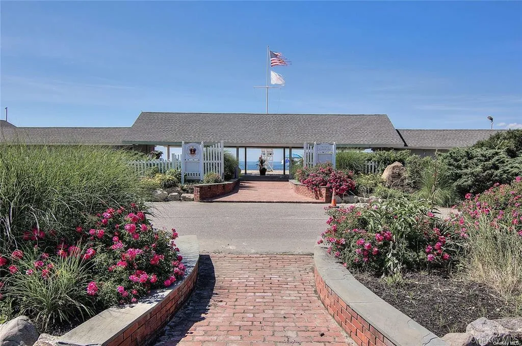 # Highview Drive, Huntington, NY, 1 Bedroom Bedrooms, 2 Rooms Rooms,1 BathroomBathrooms,Residential Lease,For Rent,Highview,0,979612 # Highview Drive, Huntington, NY, 1 Bedroom Bedrooms, 2 Rooms Rooms,1 BathroomBathrooms,Residential Lease,For Rent,Highview,0,979612