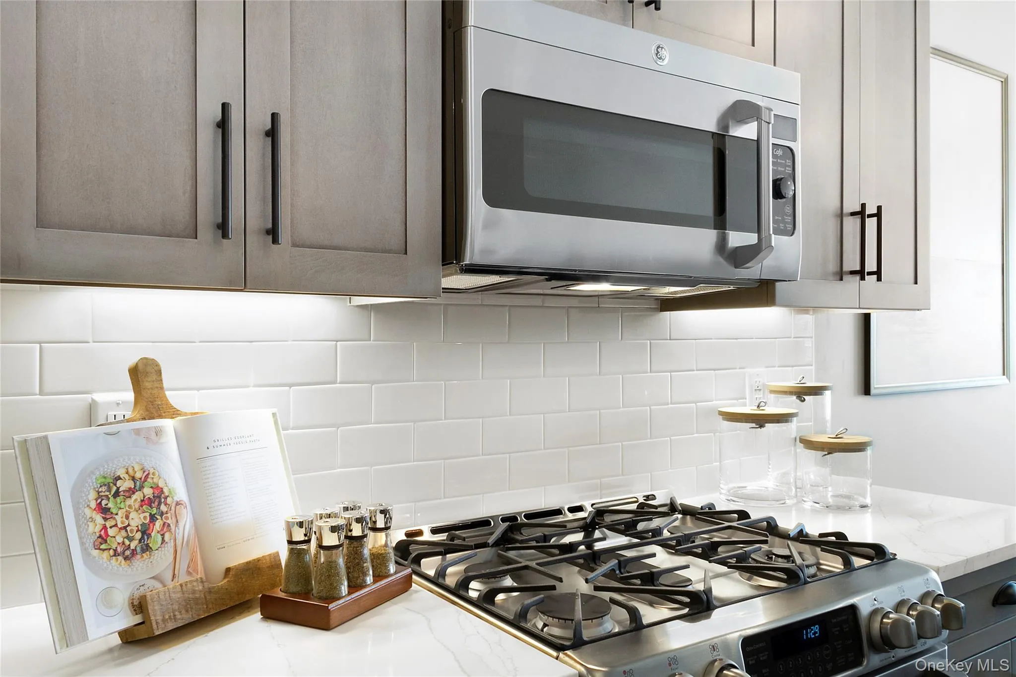 Photos of similar unit Photos of similar unit